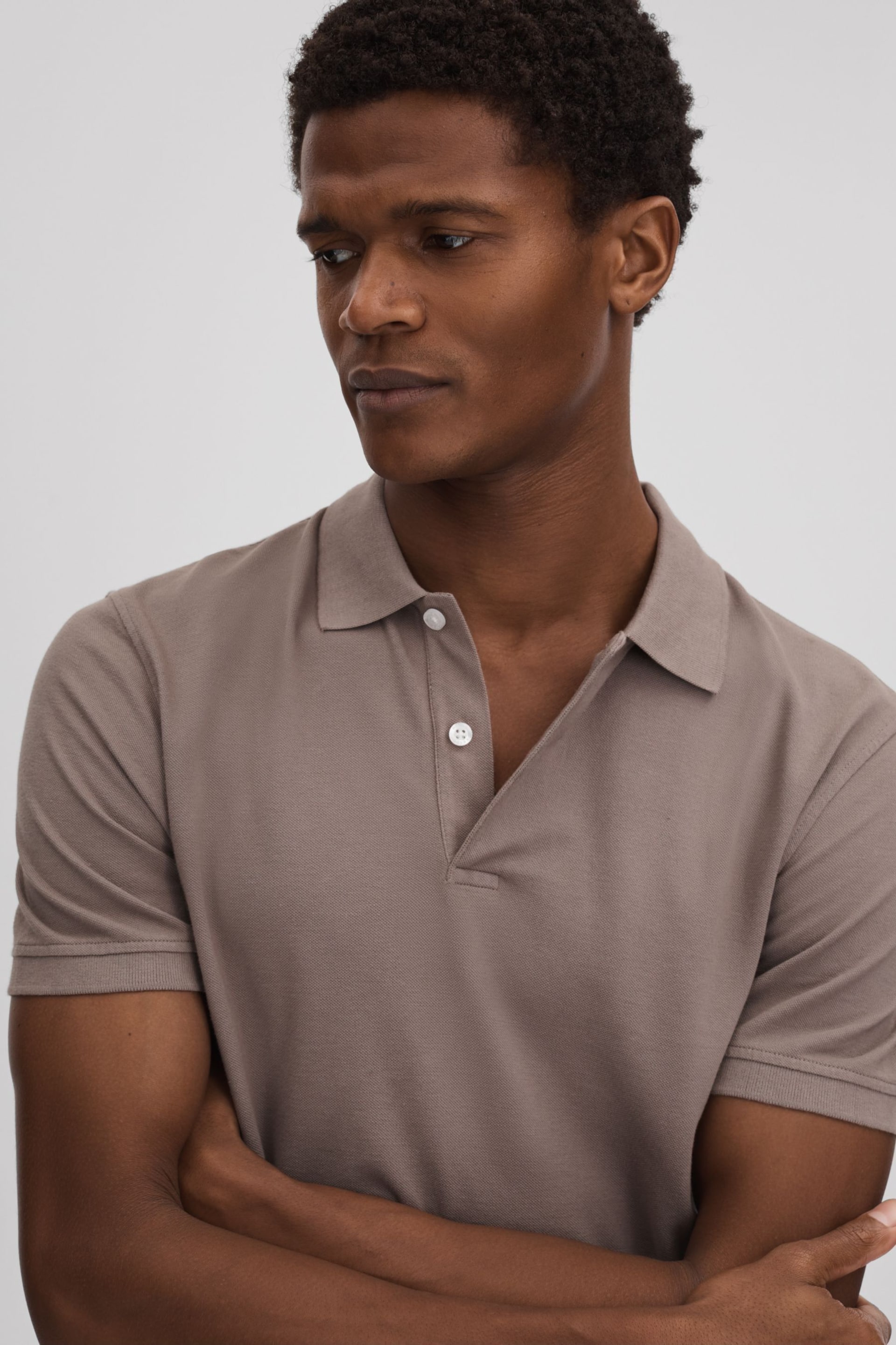 Reiss Dark Taupe Puro Garment Dyed Cotton Polo Shirt - Image 4 of 7