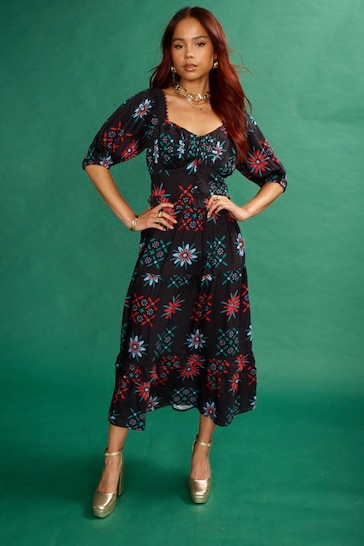 Another Sunday Milkmaid Midi Dress With Lace Trim Detail In Black Geo Print