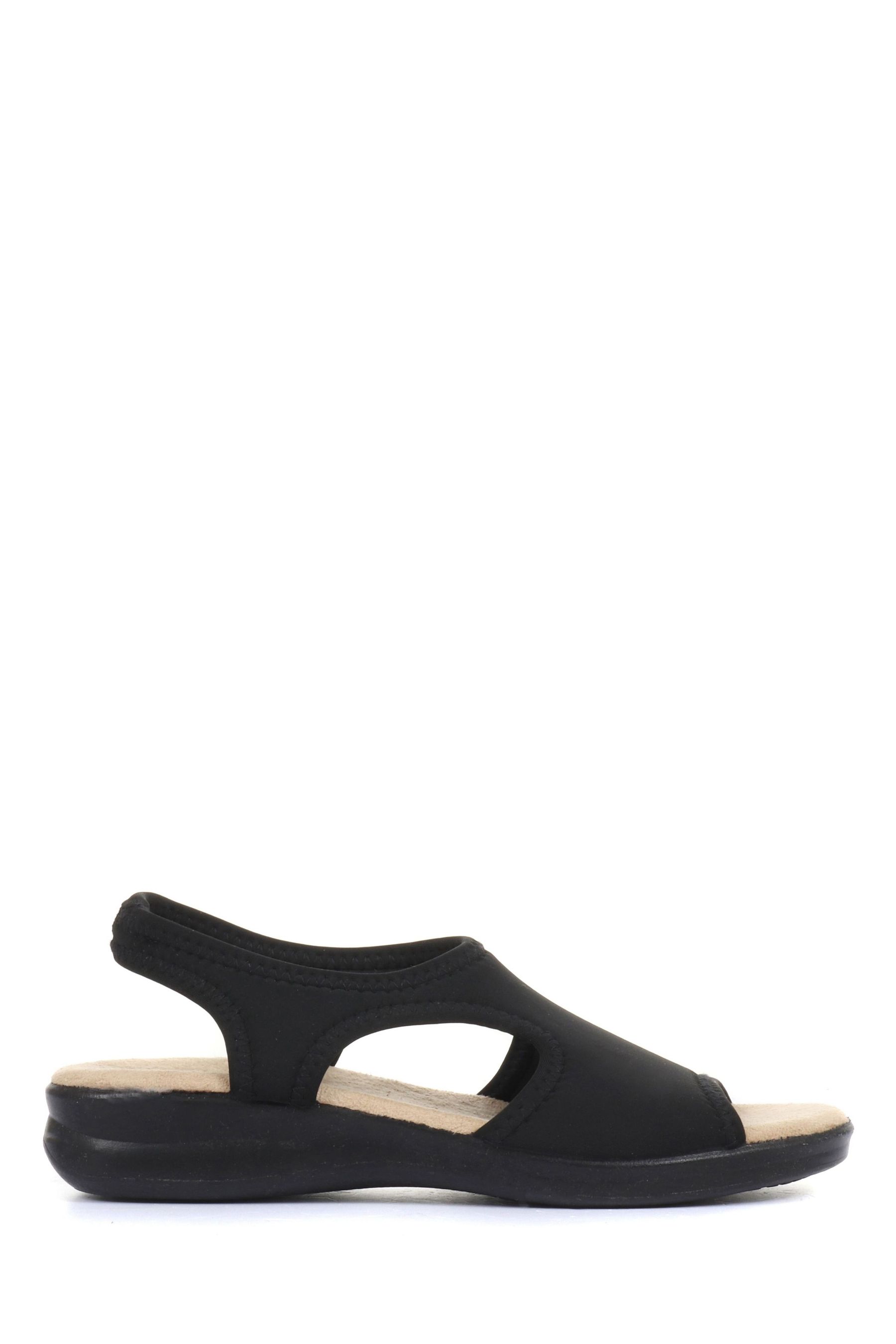 pavers ladies sandals size 5