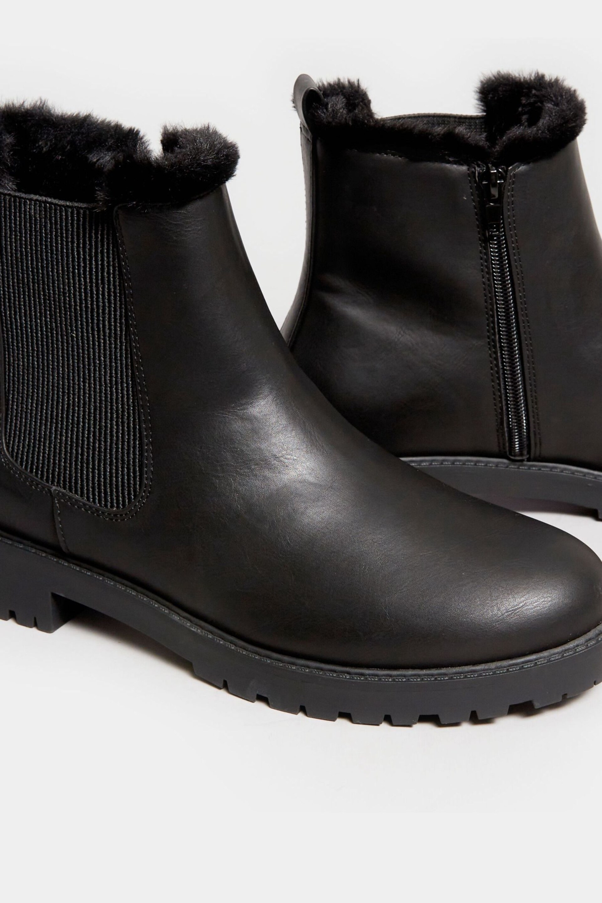 Yours Curve Black Wide Fit Chelsea Faux Fur Lined Boots - Image 4 of 5
