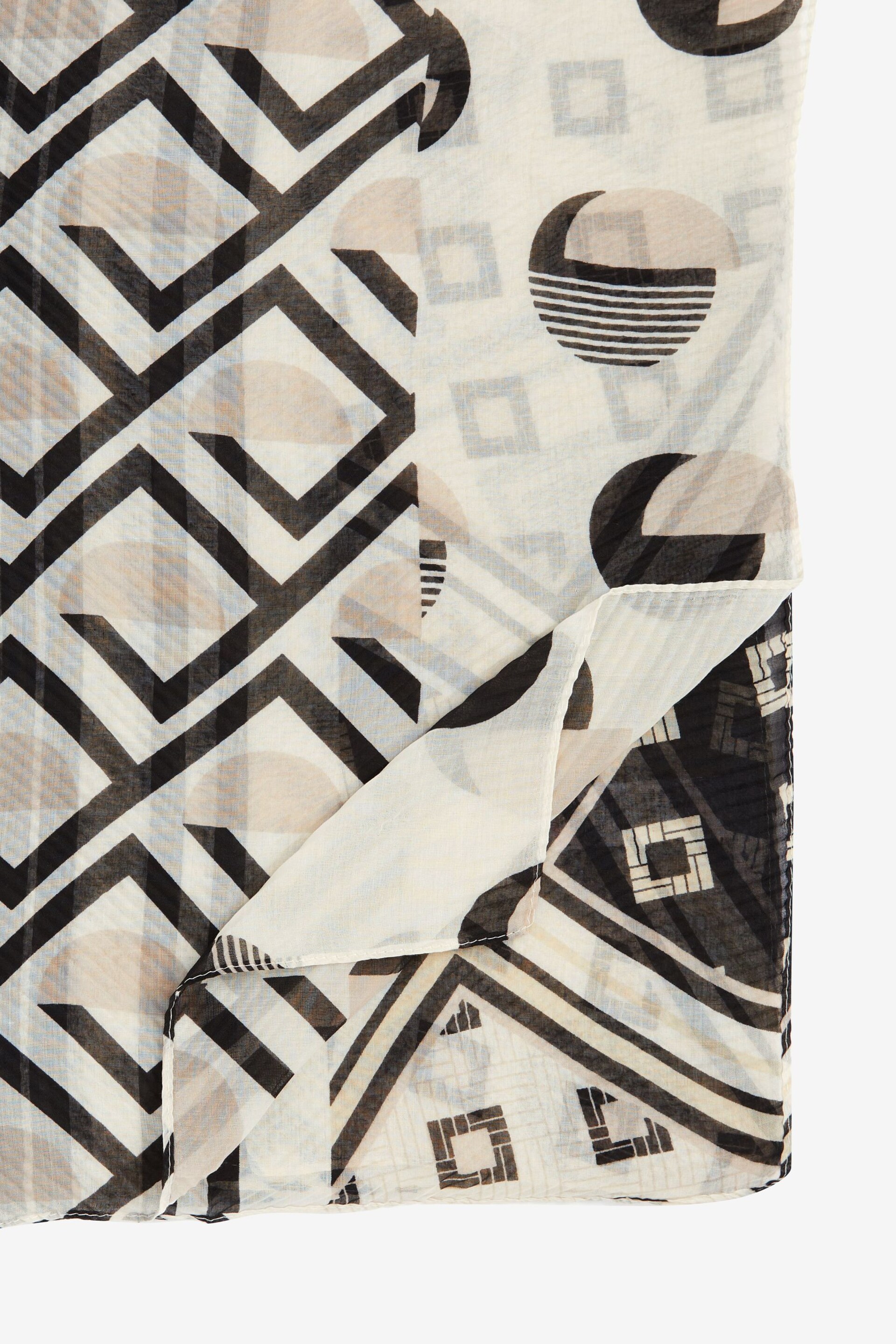 Black/White Geometric Print Plisse Lightweight Scarf - Image 5 of 5