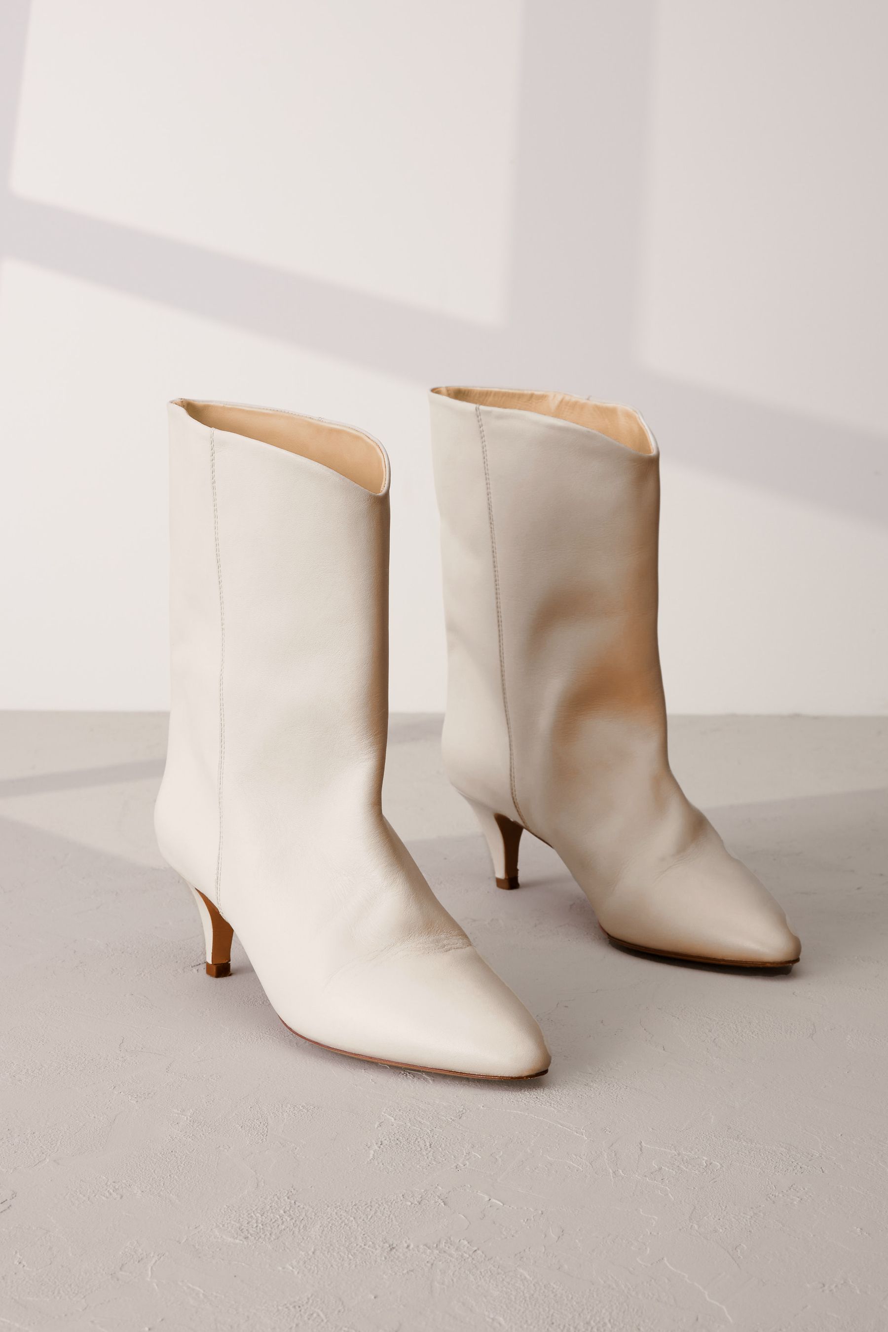 Leather pull on boots top