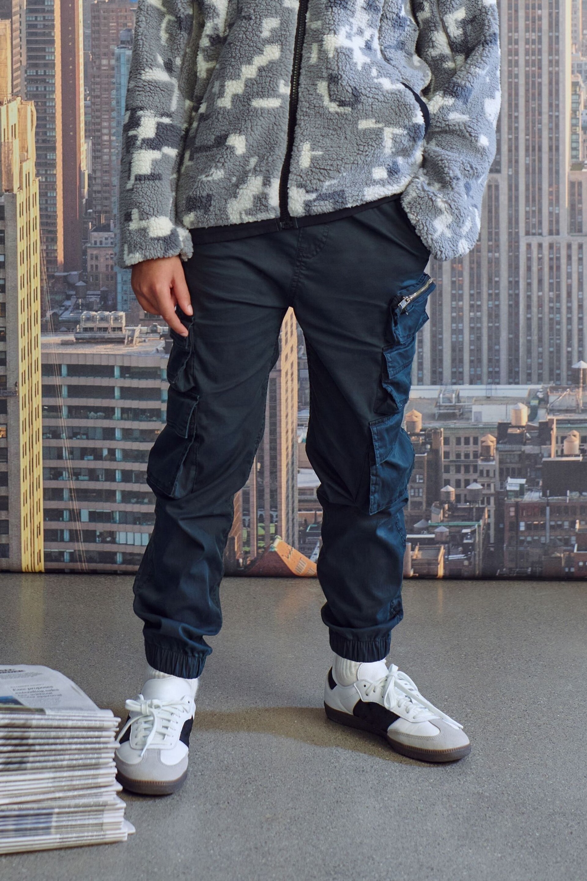 Abercrombie & Fitch Black Cargo Joggers - Image 5 of 9