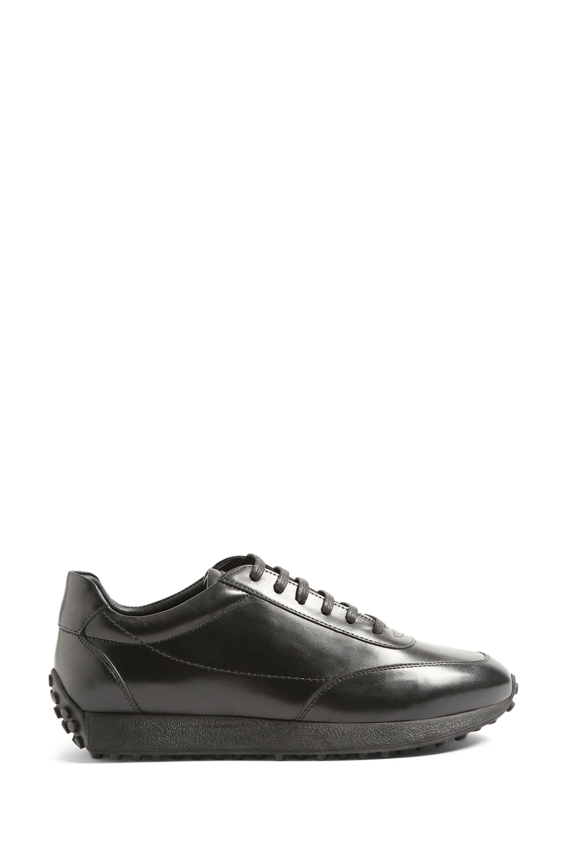 Smart sales black trainers