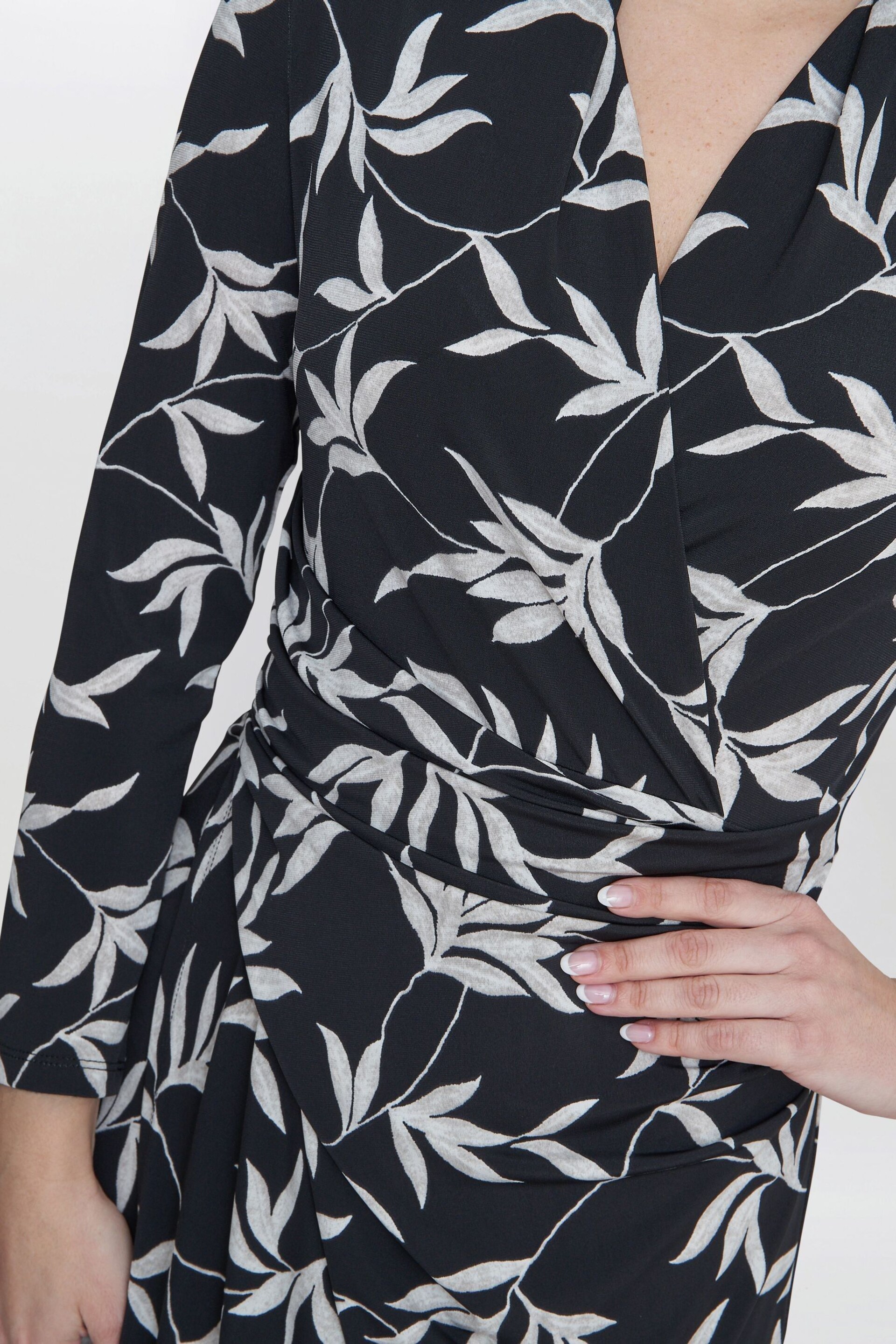 Gina Bacconi Jade Jersey Wrap Black Maxi Dress - Image 4 of 4