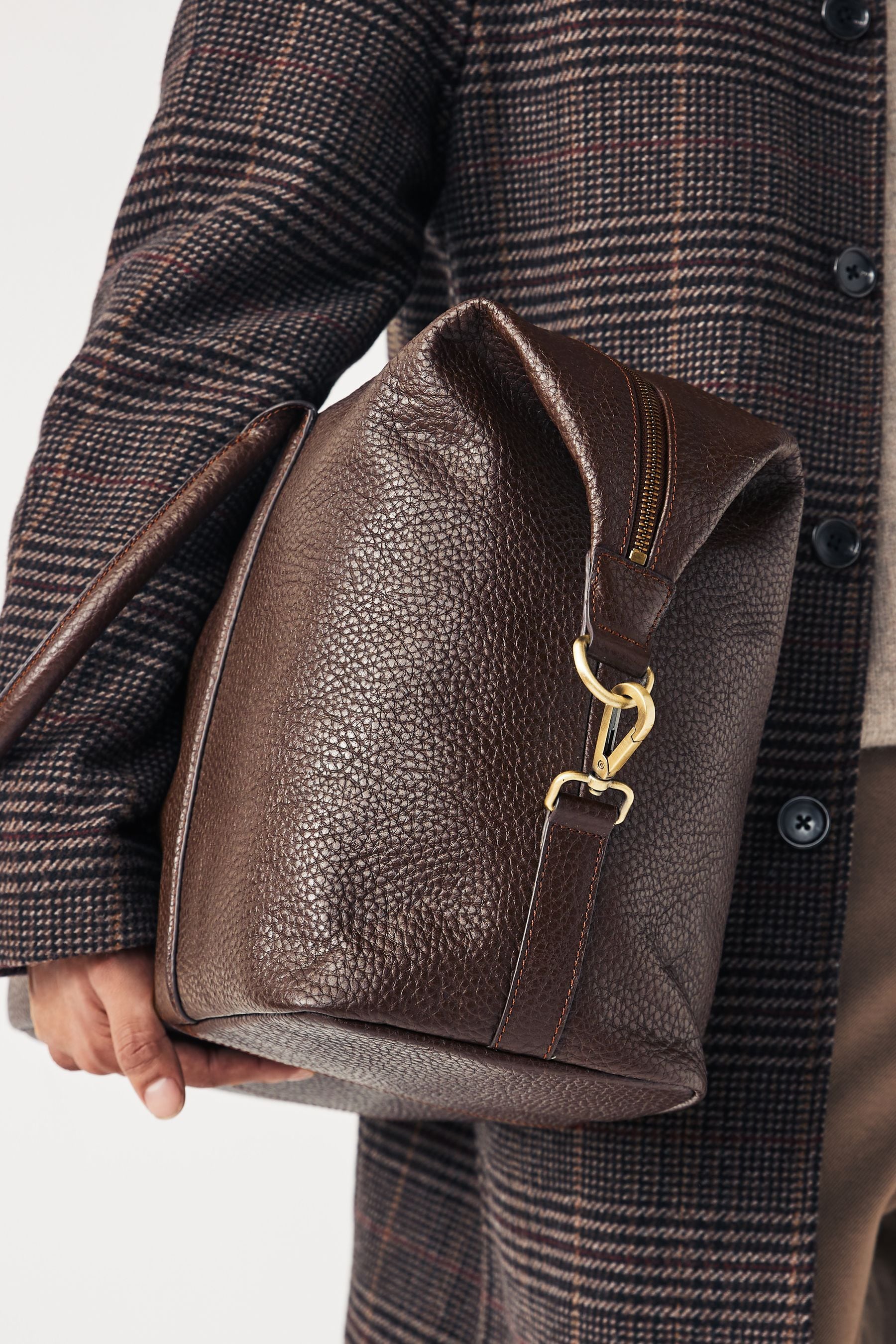Next leather holdall hotsell
