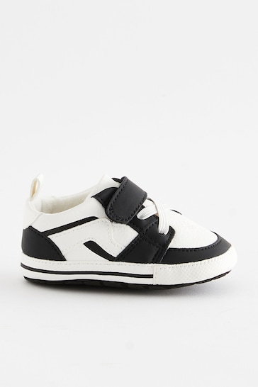 Black/White Touch Fastening Elastic Lace Baby Trainers (0-24mths)