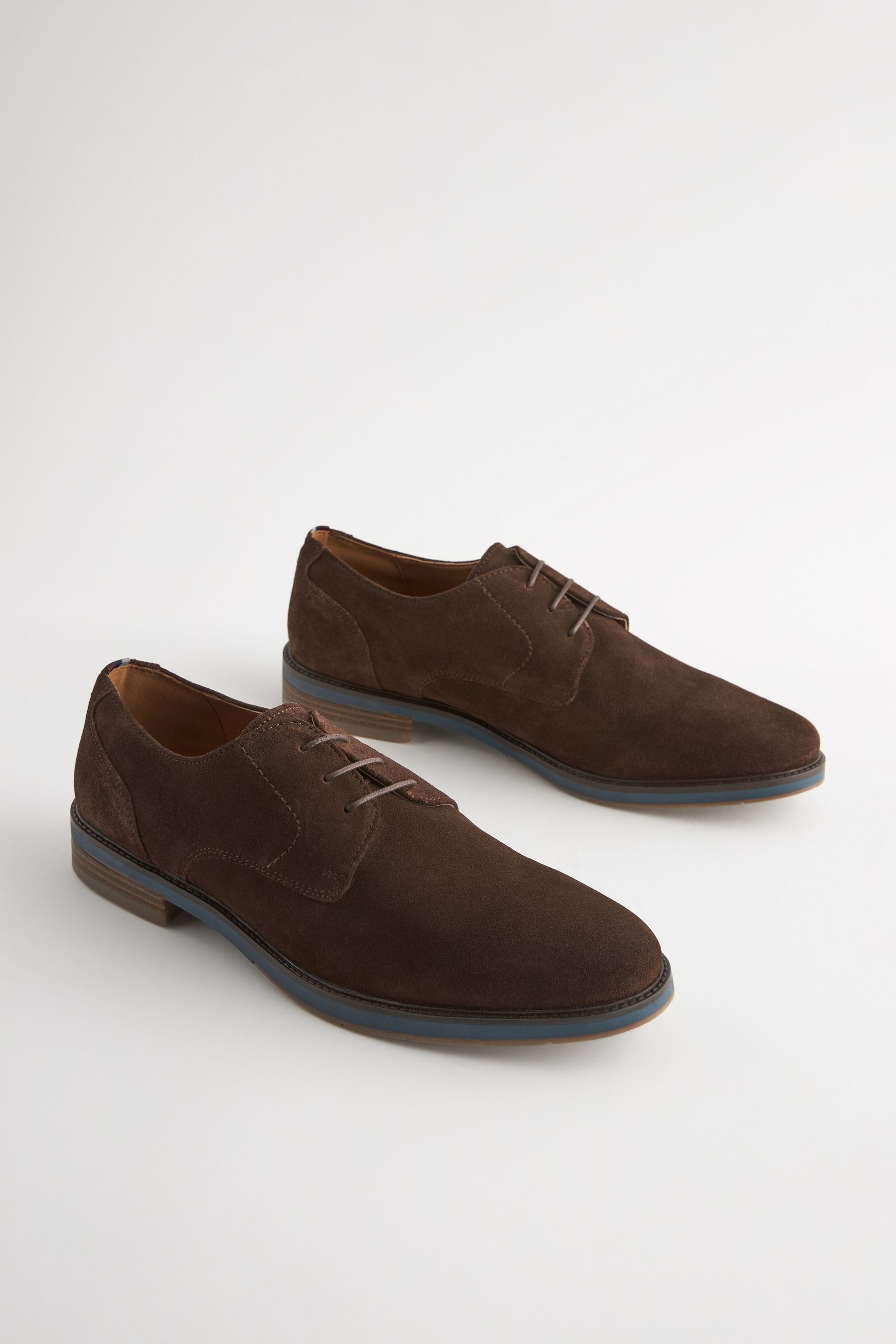 Suit with derby shoes clearance