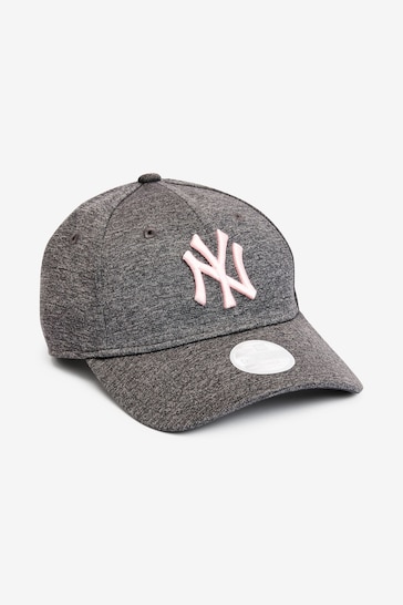 New Era® New York Yankees Womens Tech Grey 9FORTY Cap