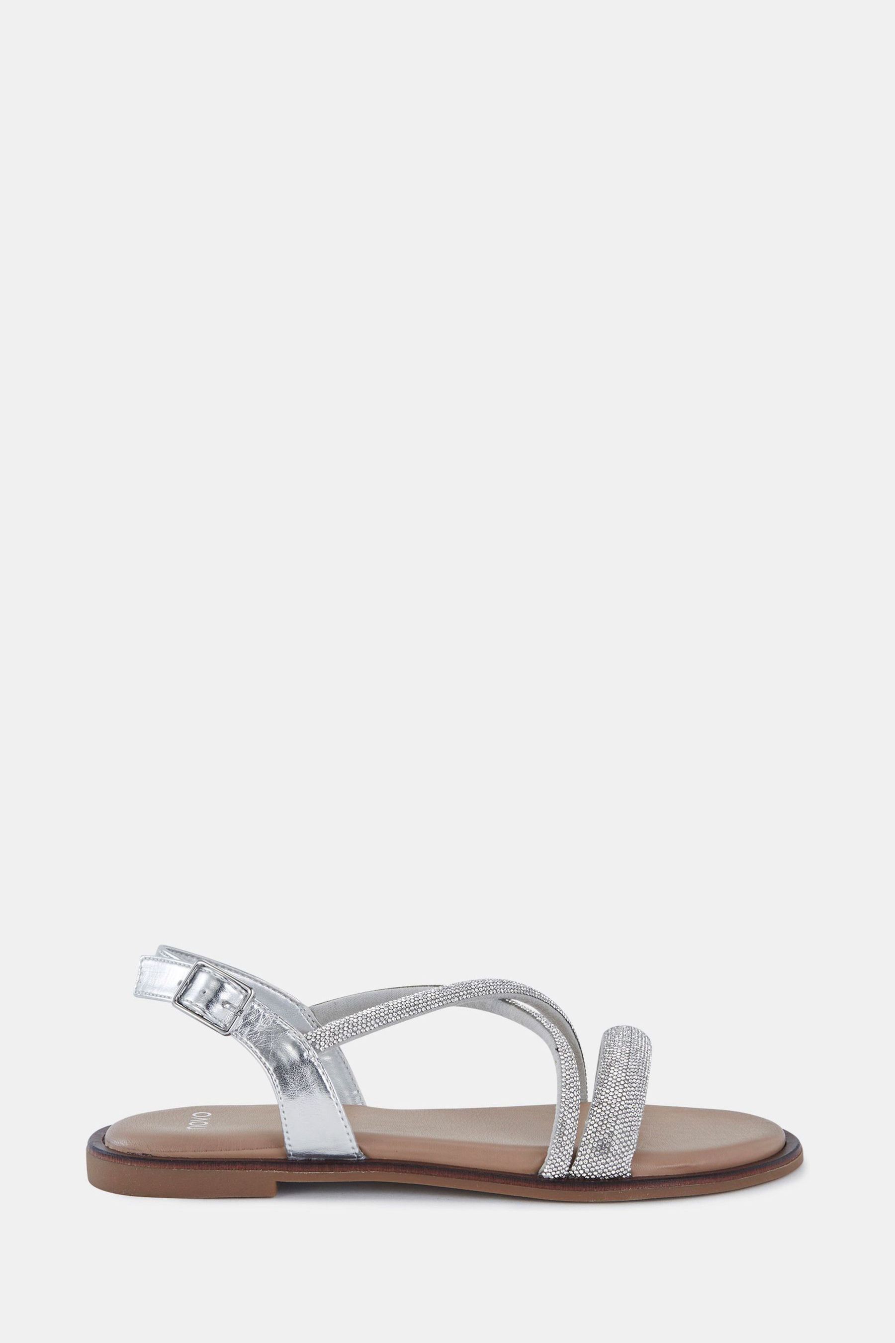 Novo flat sandals store