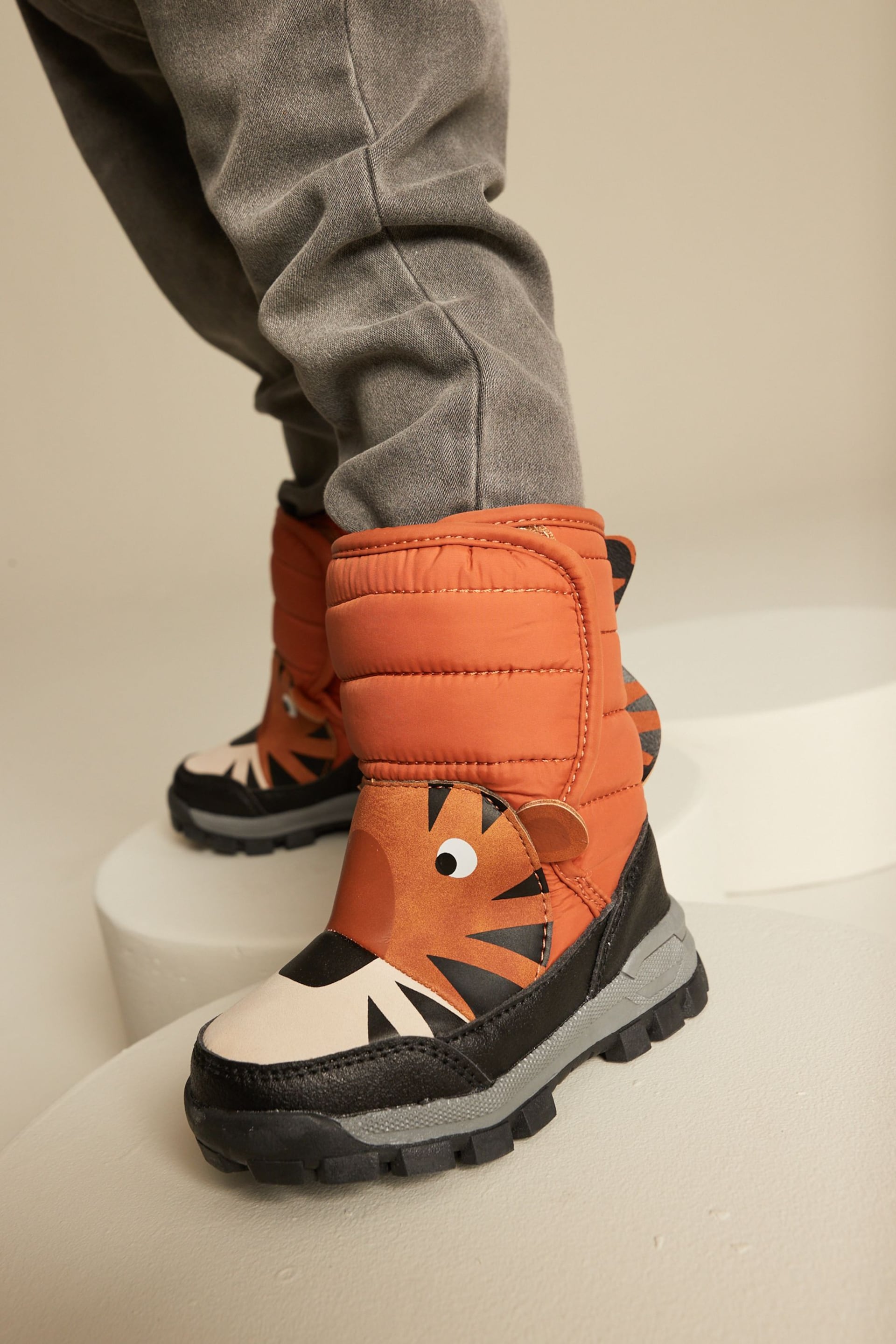 Rust Brown Tiger Character Snowboot' - Image 7 of 7