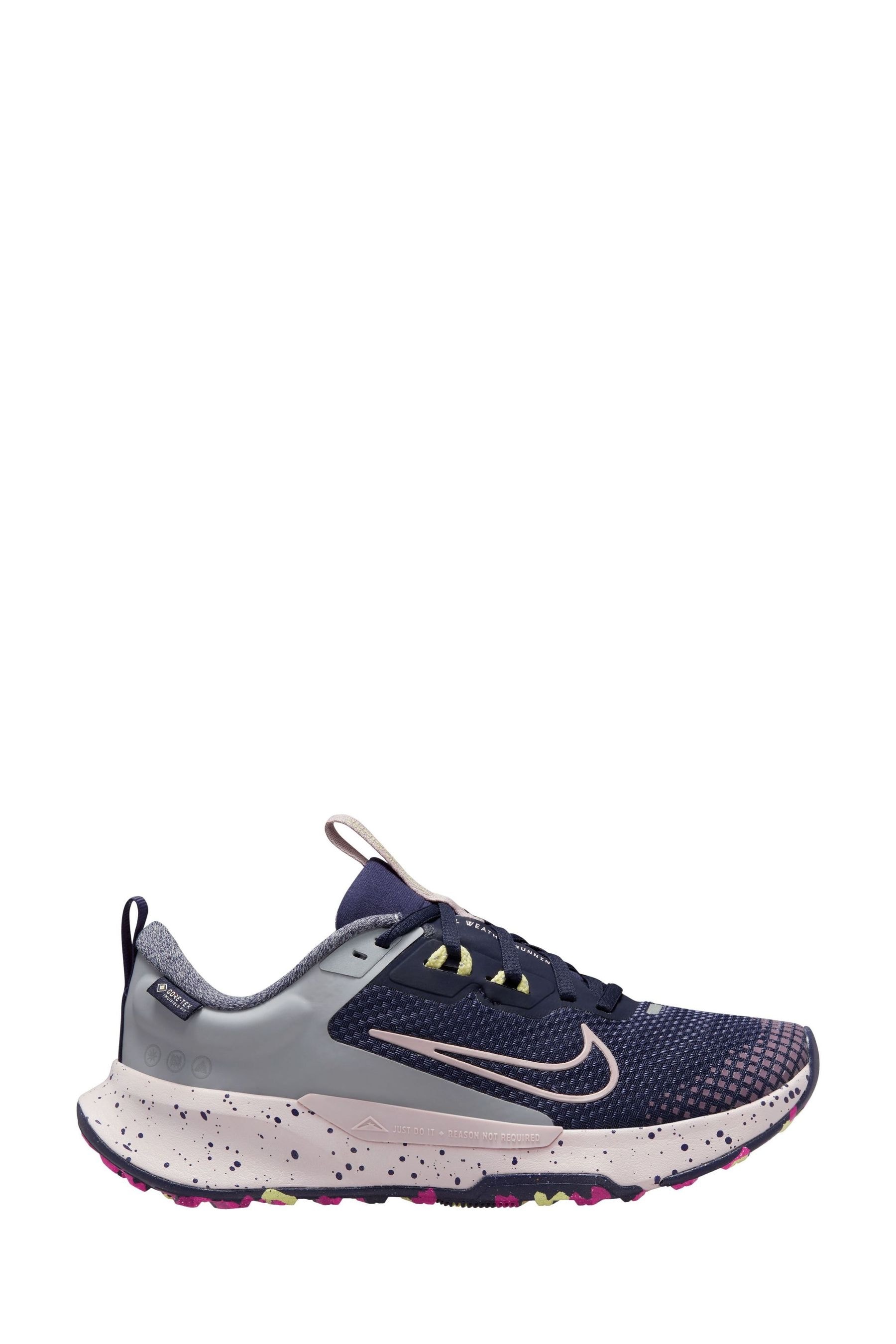 Navy sales running trainers