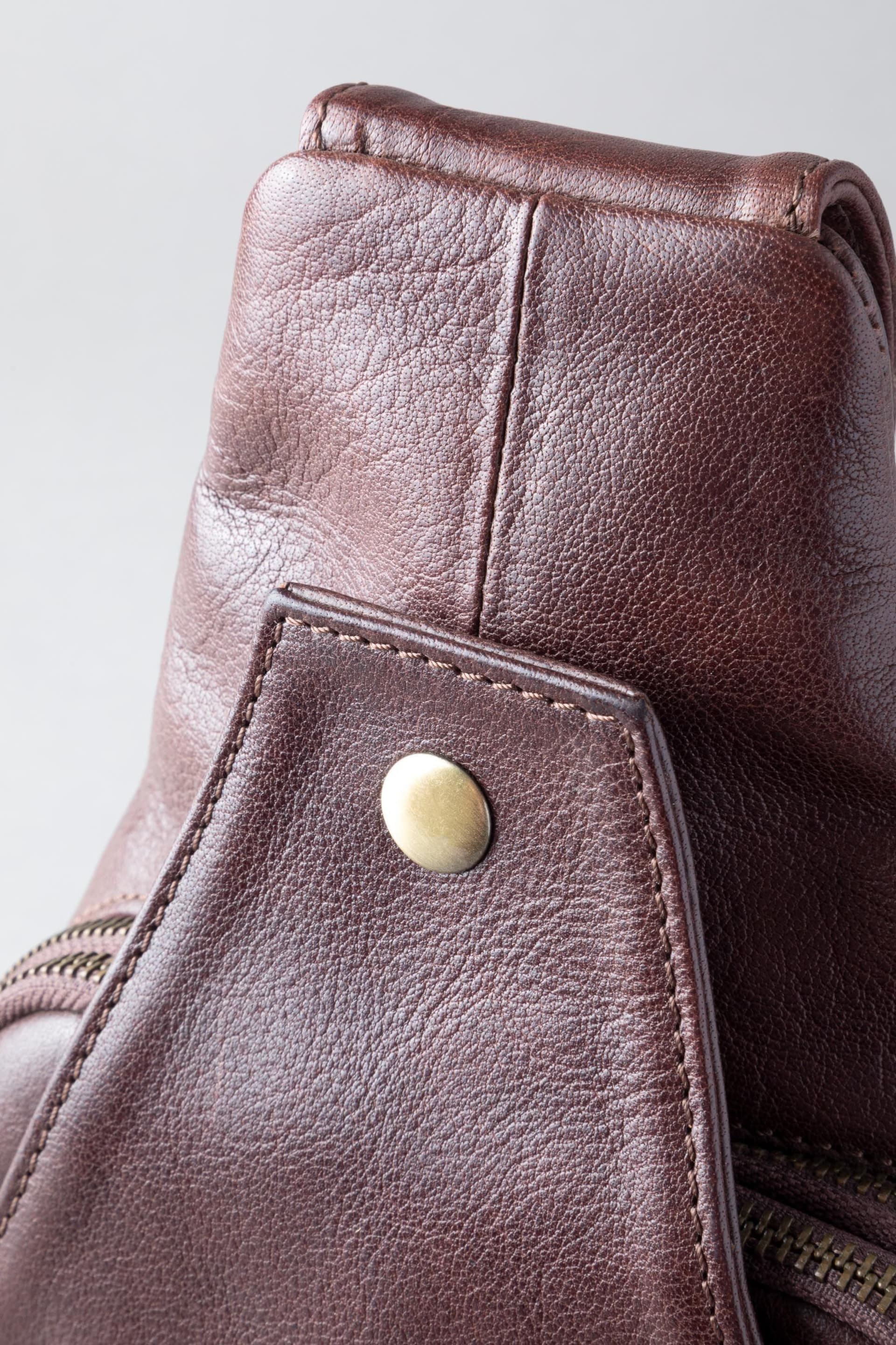 Lakeland Leather Keswick Leather Sling Bag - Image 3 of 4