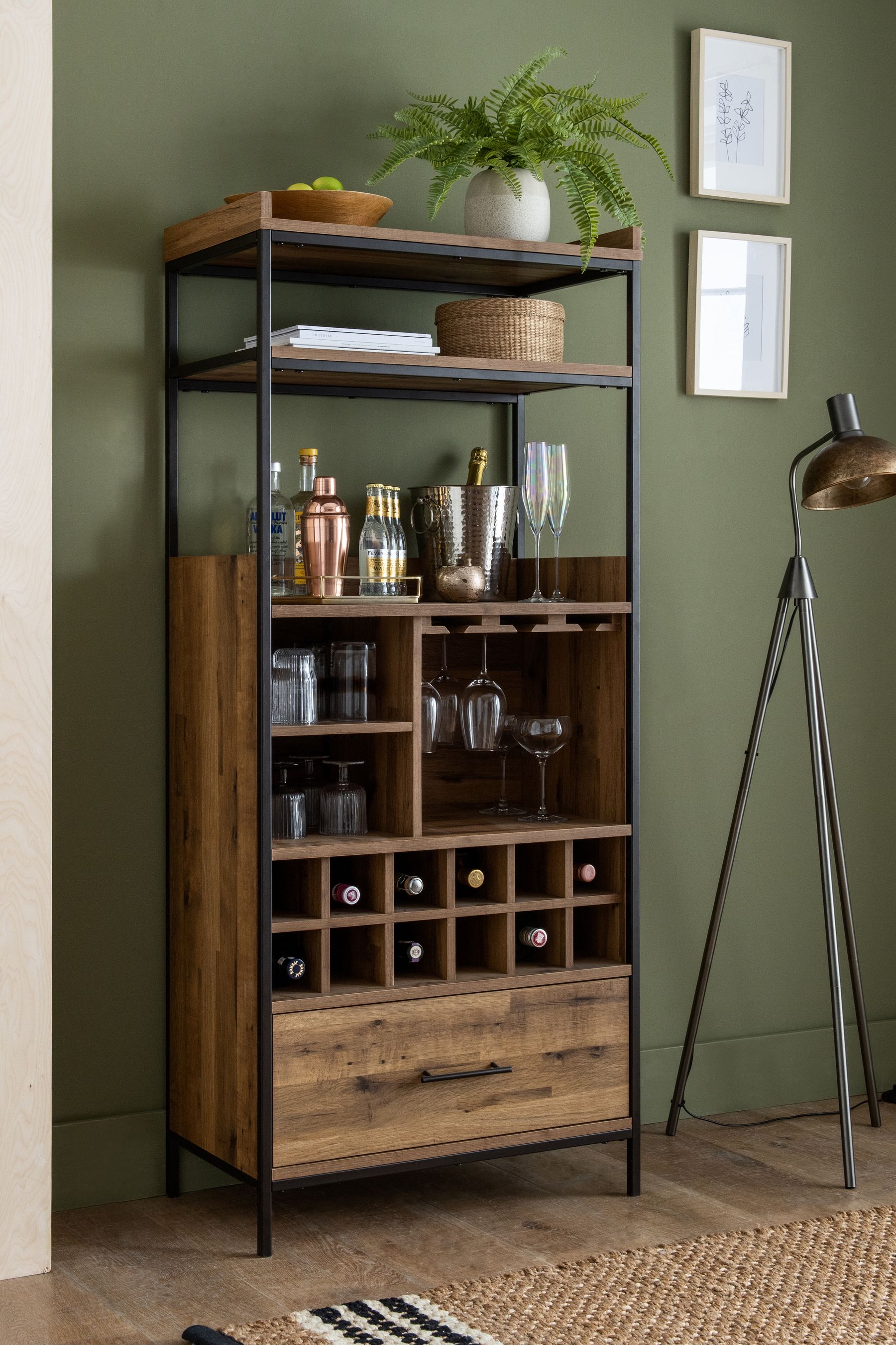 Drinks cabinet shelf outlet