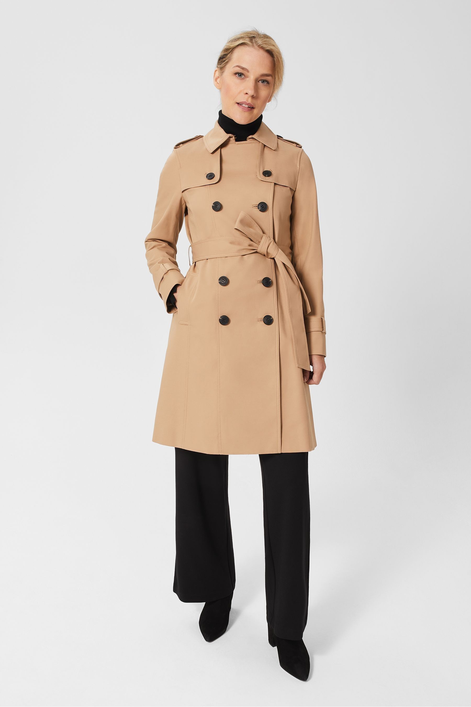 Saskia trench online