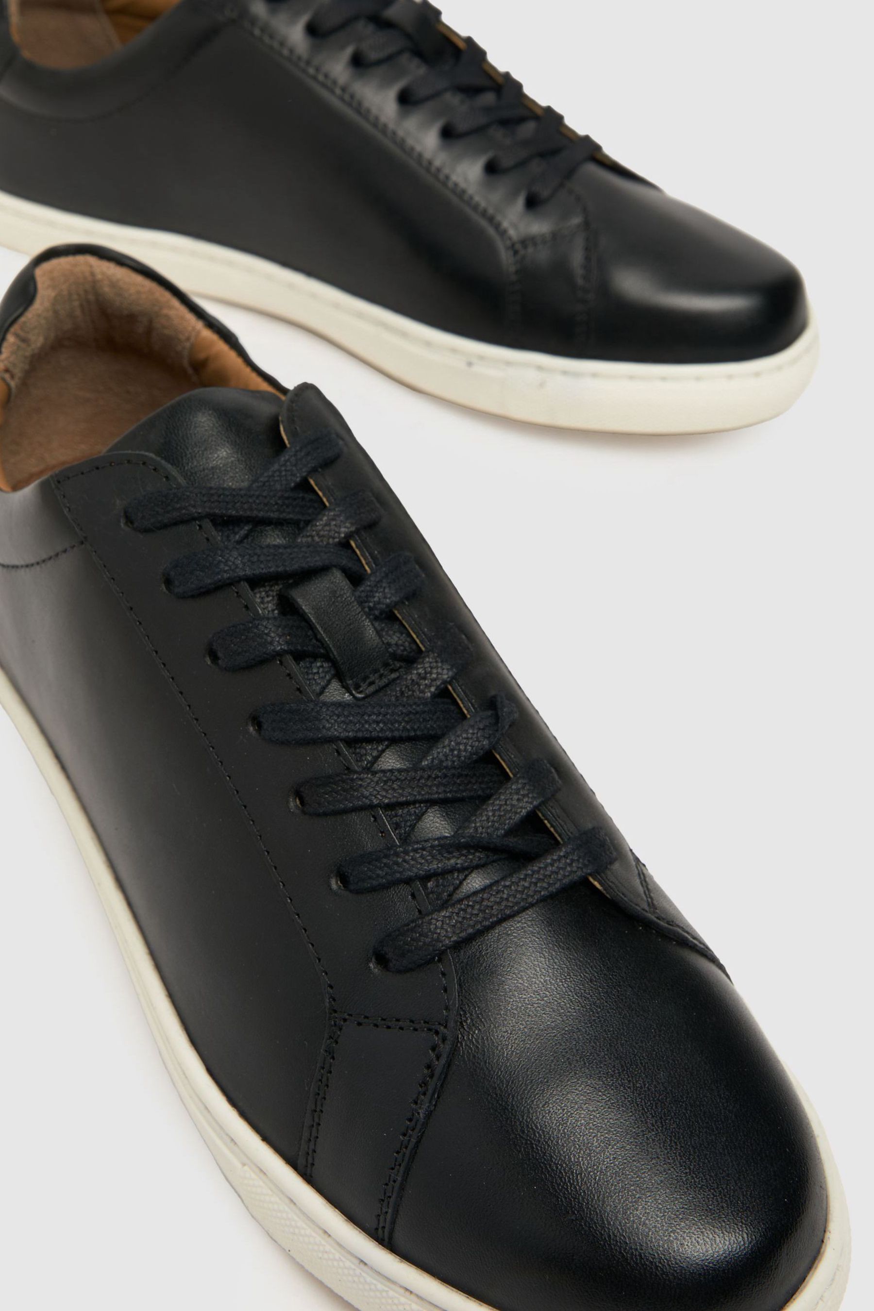 Schuh Wayne Leather Trainers