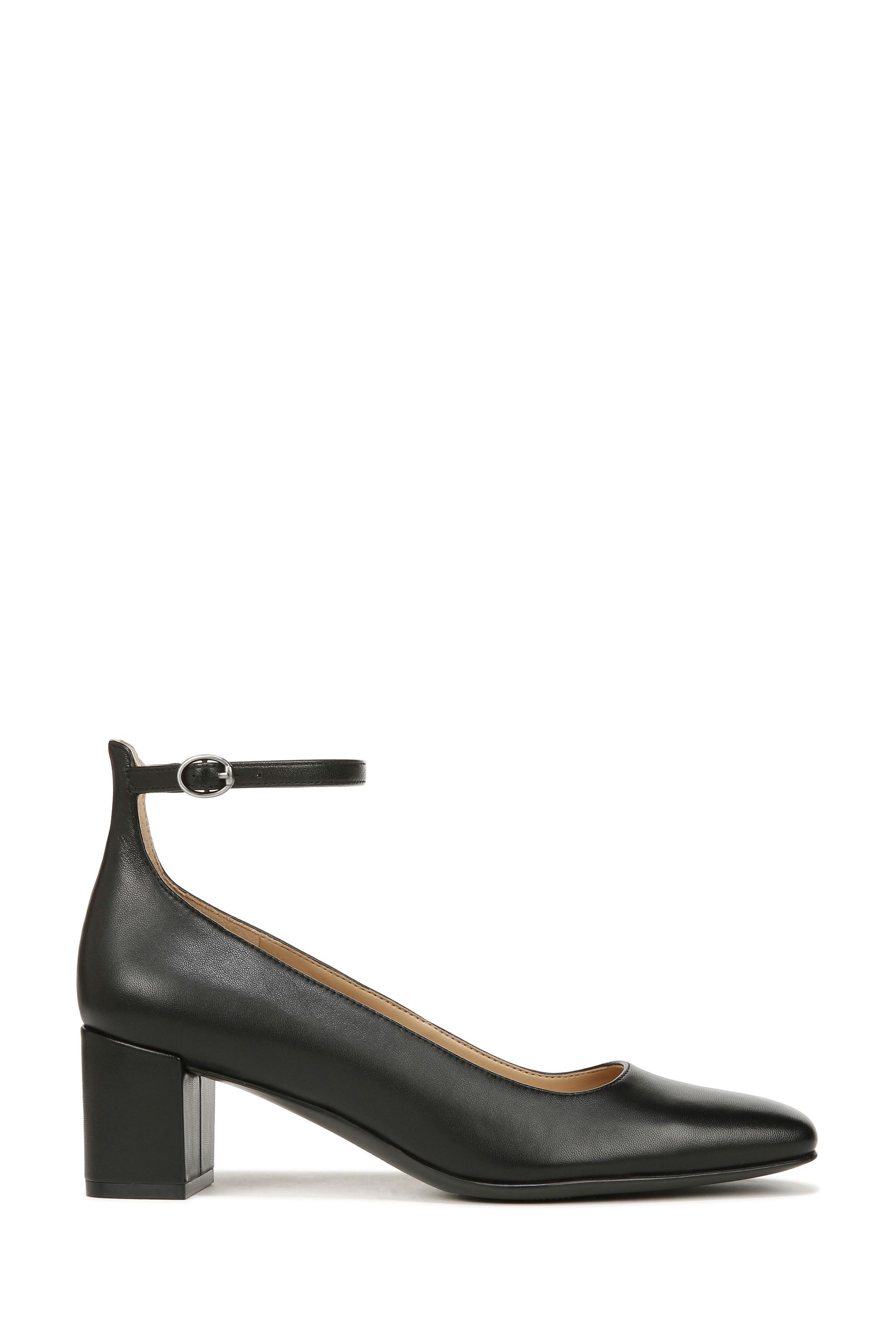 Naturalizer black shoes hot sale