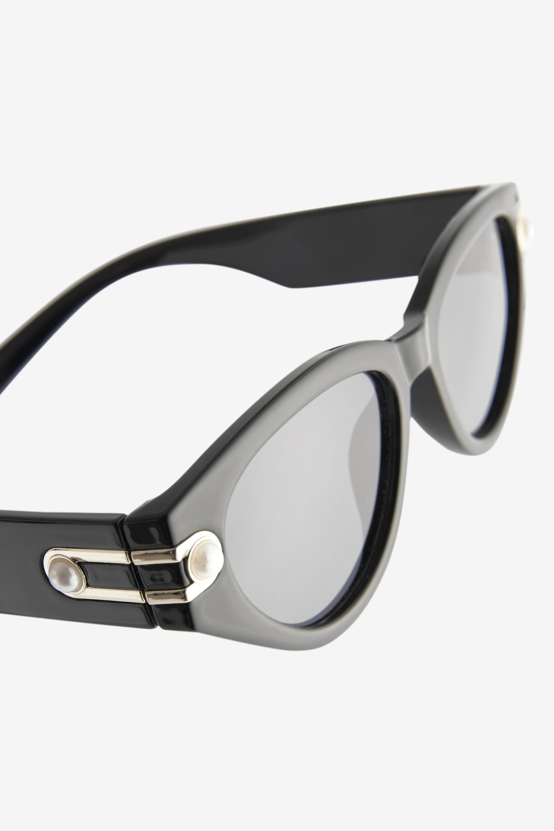 Black Polarized Pearl Cateye Sunglasses - Image 5 of 5