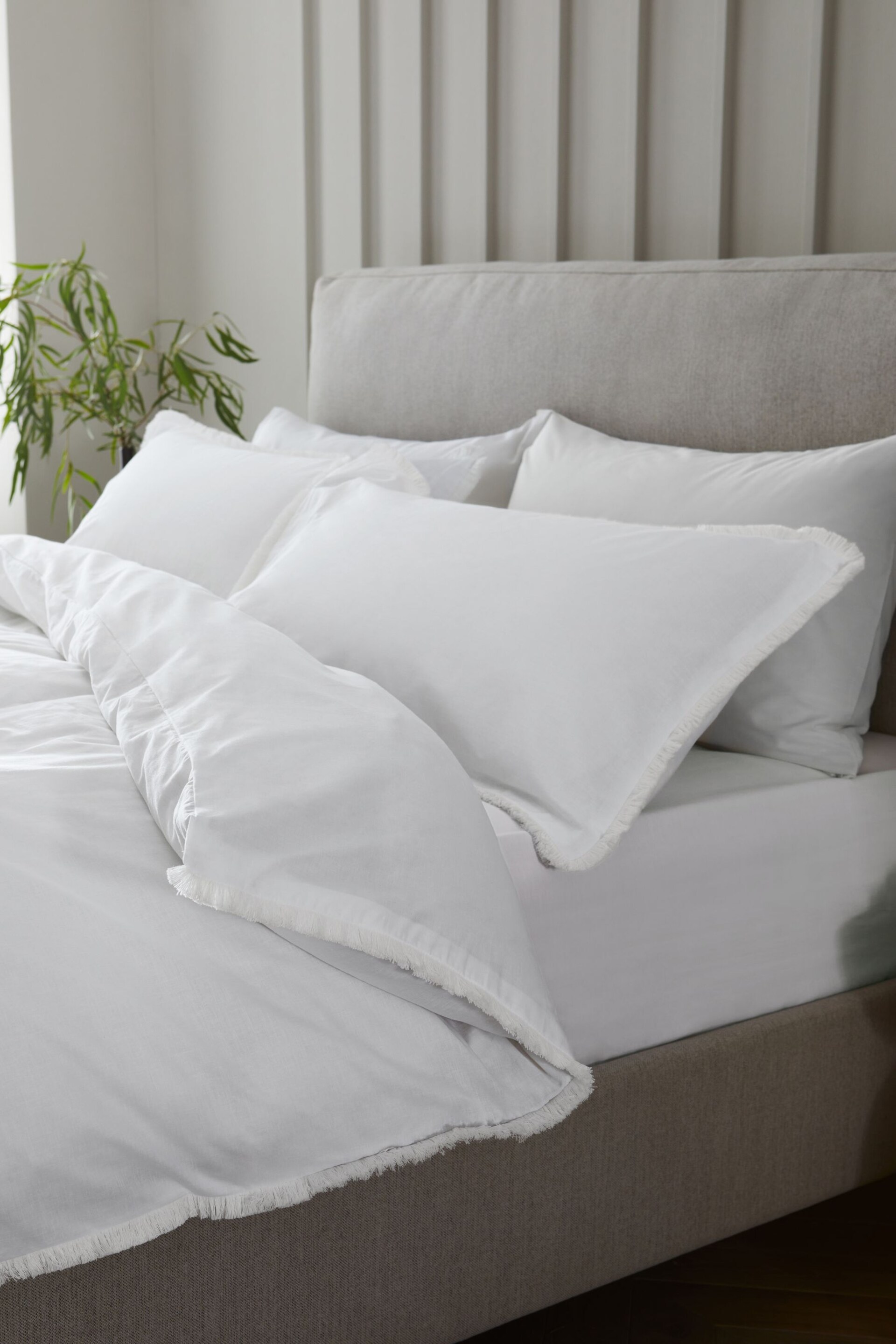 White Fringed Edge 100% Cotton Duvet Cover and Pillowcase Set - Image 2 of 5