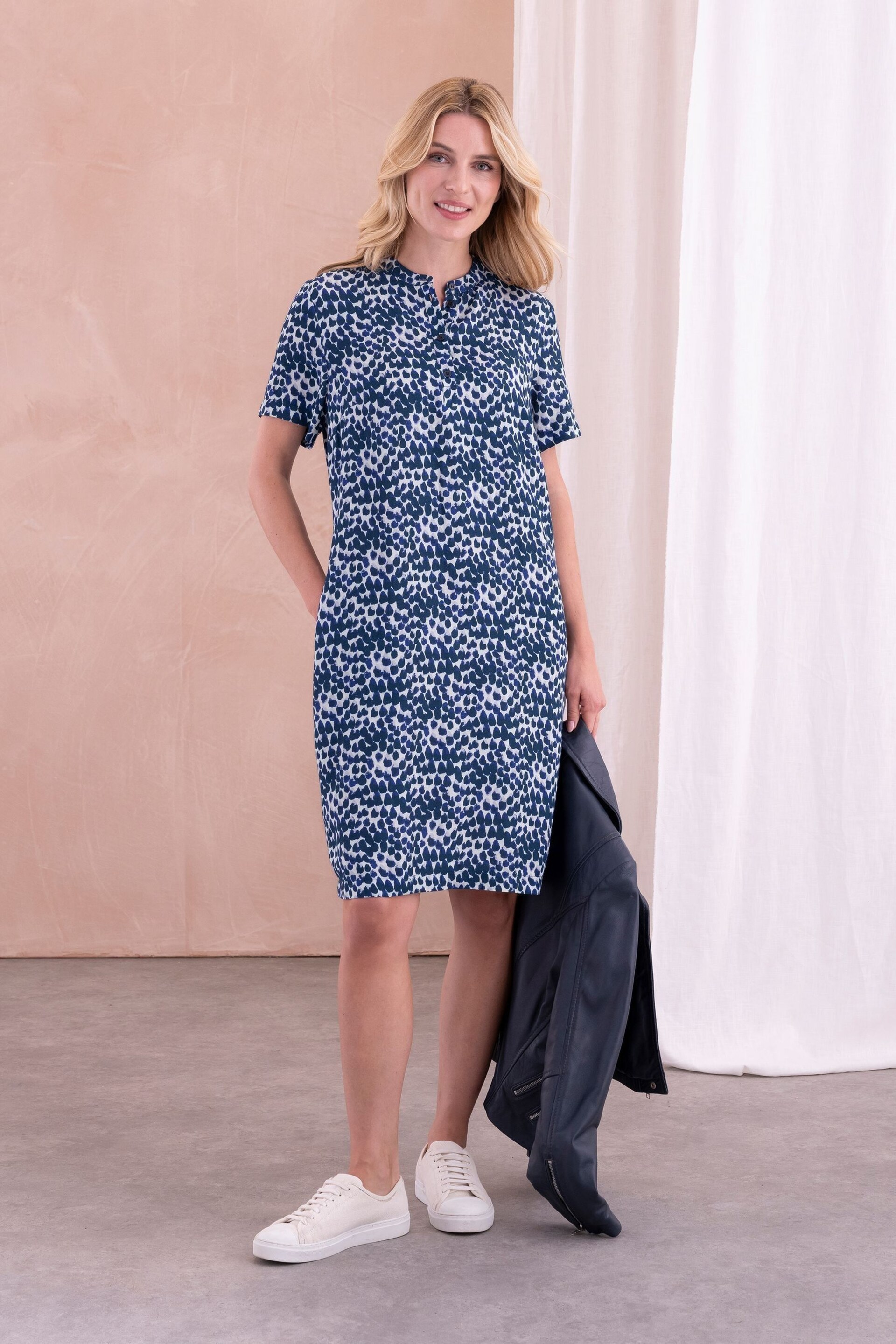 Celtic & Co. Blue Short Sleeve Knee Length Shift Dress - Image 2 of 5