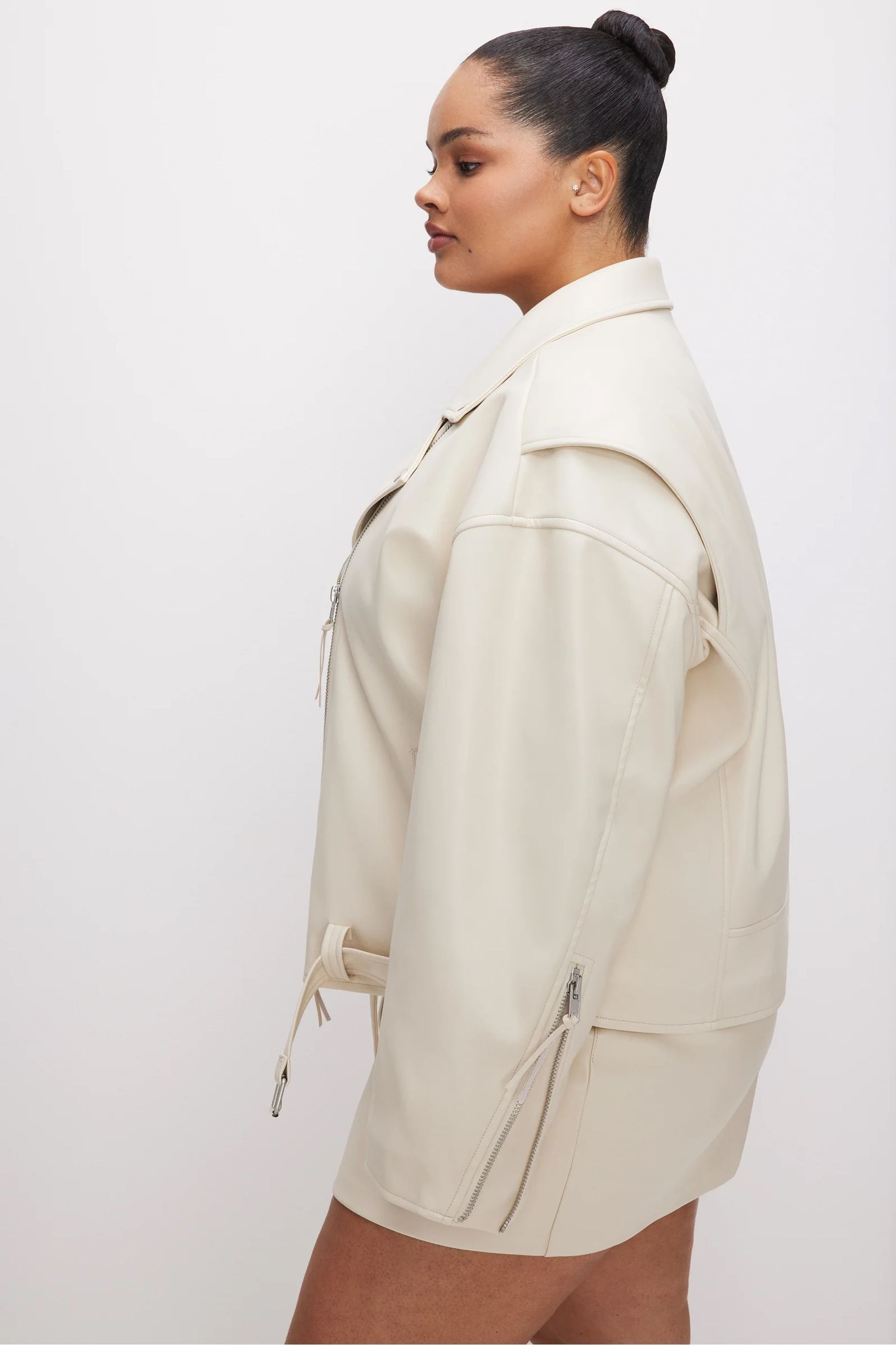 White boyfriend jacket 2025