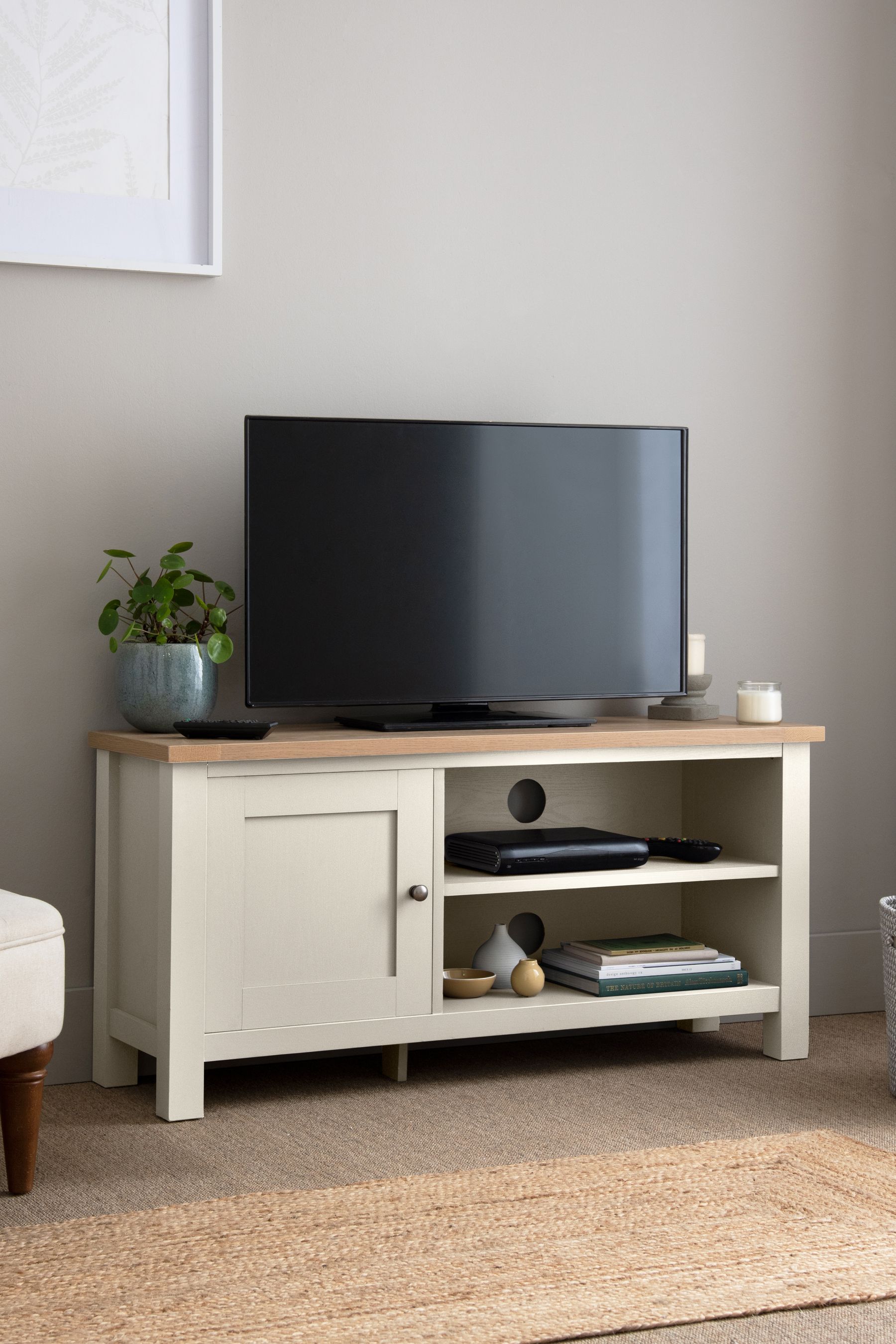 Cream Malvern Oak Effect Up to 50 inch TV Unit