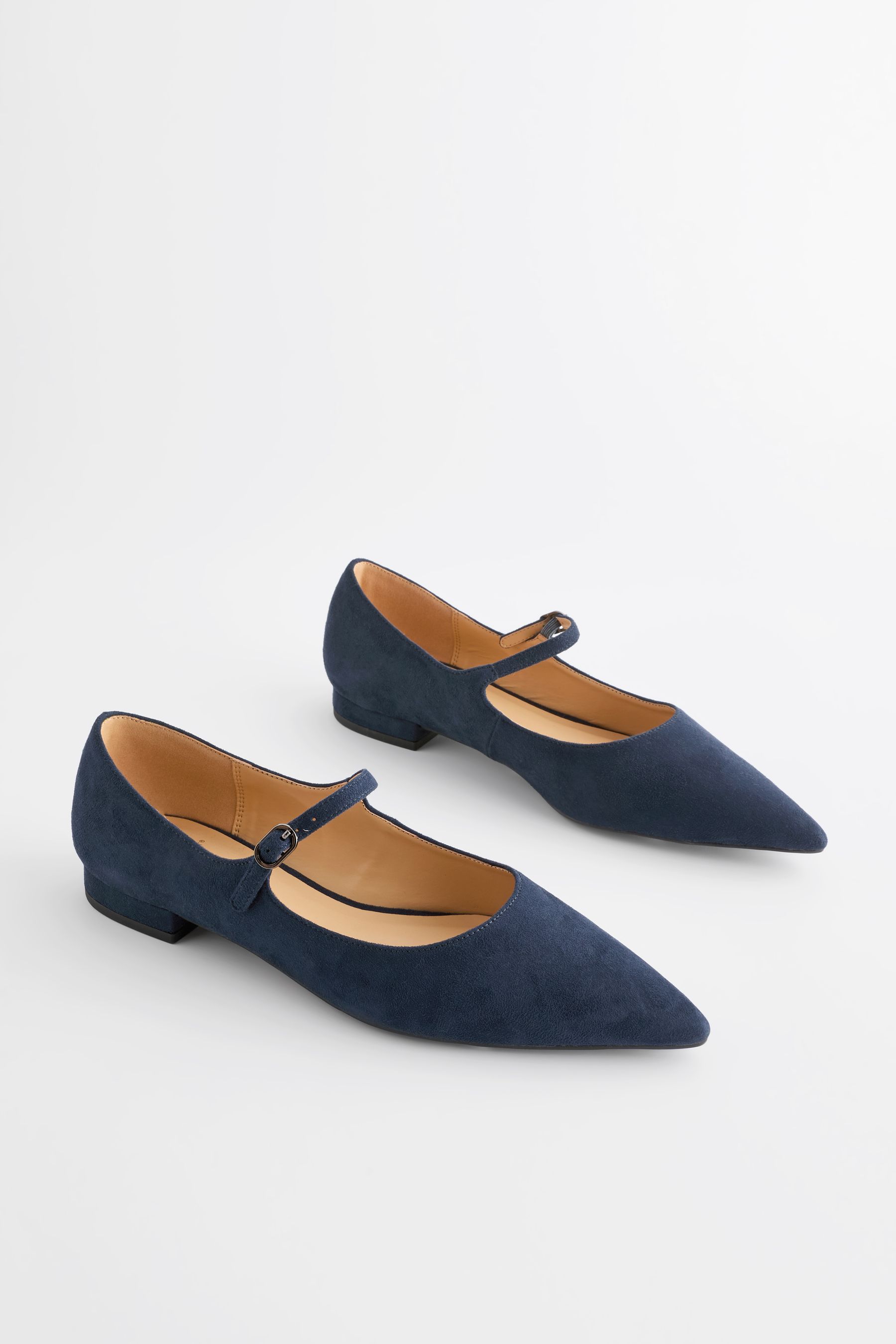 Pointed mary jane shoes store