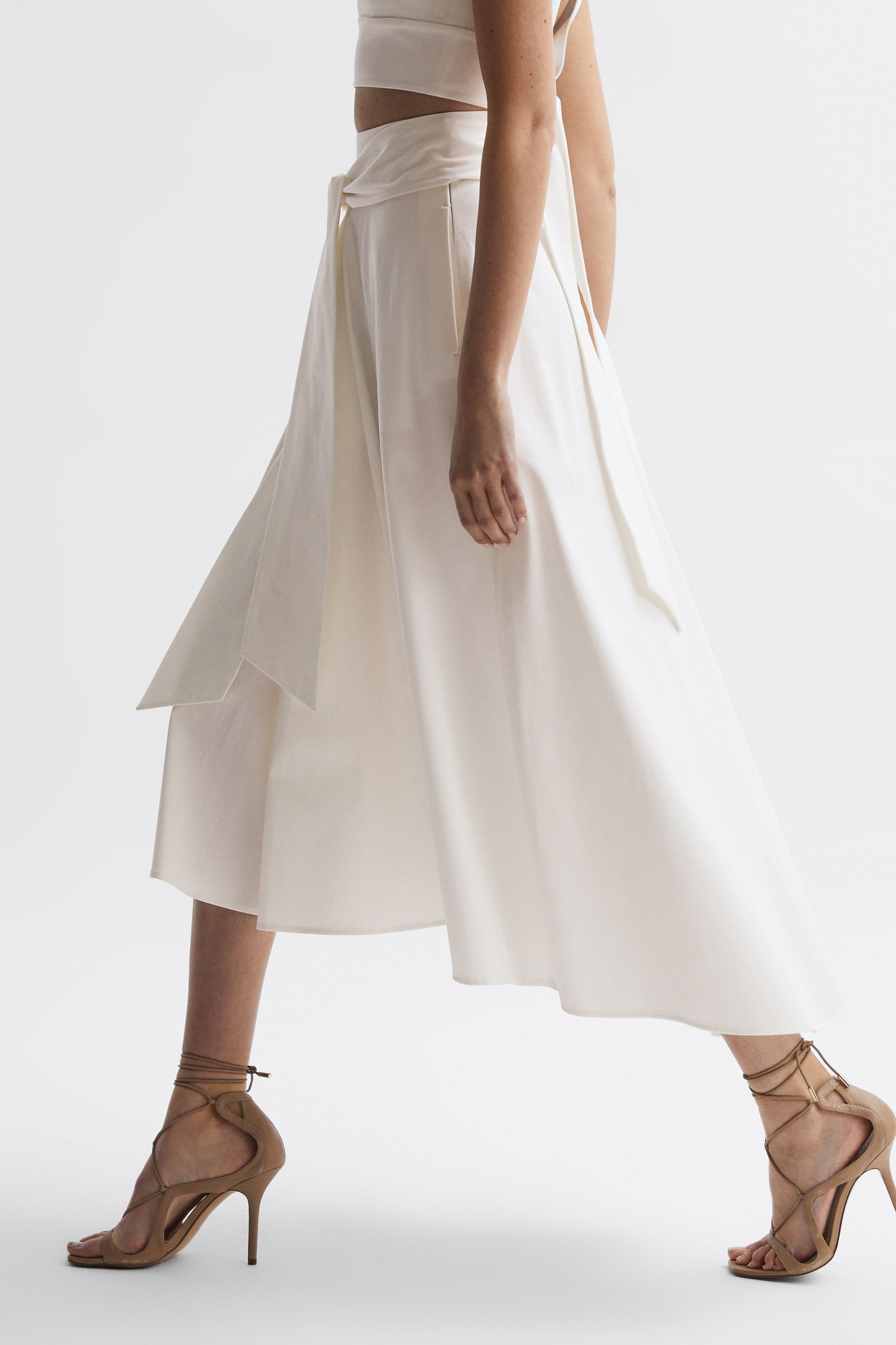 Buy Reiss White Rebecca Fitted High Rise Midi Skirt from Next Luxembourg