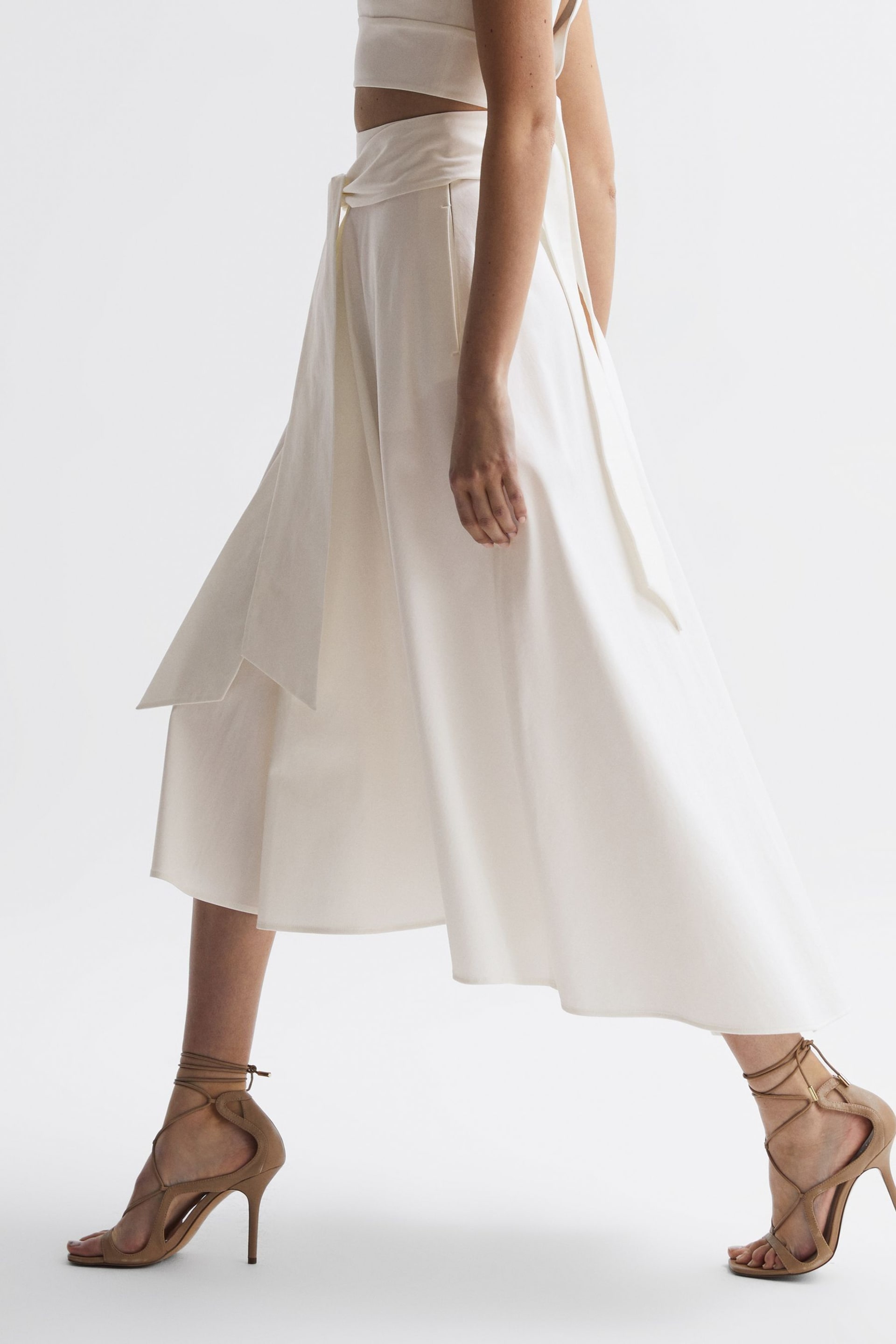 Reiss White Rebecca Fitted High Rise Midi Skirt - Image 6 of 6