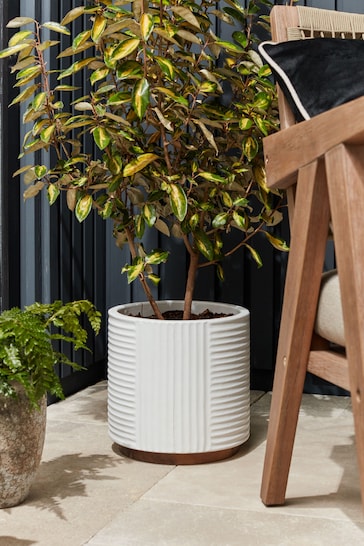 White Outdoor Bronx Patterned Planter