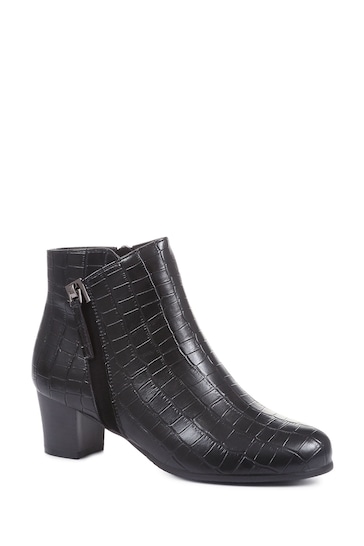 Pavers Wide Fit Heeled Black Ankle Boots
