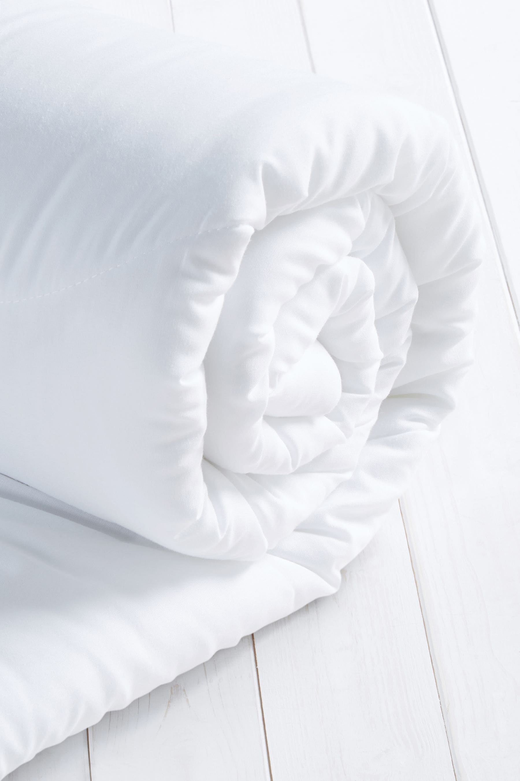 NEXT Temperature Regulating 4.5 Tog Duvet White Adult
