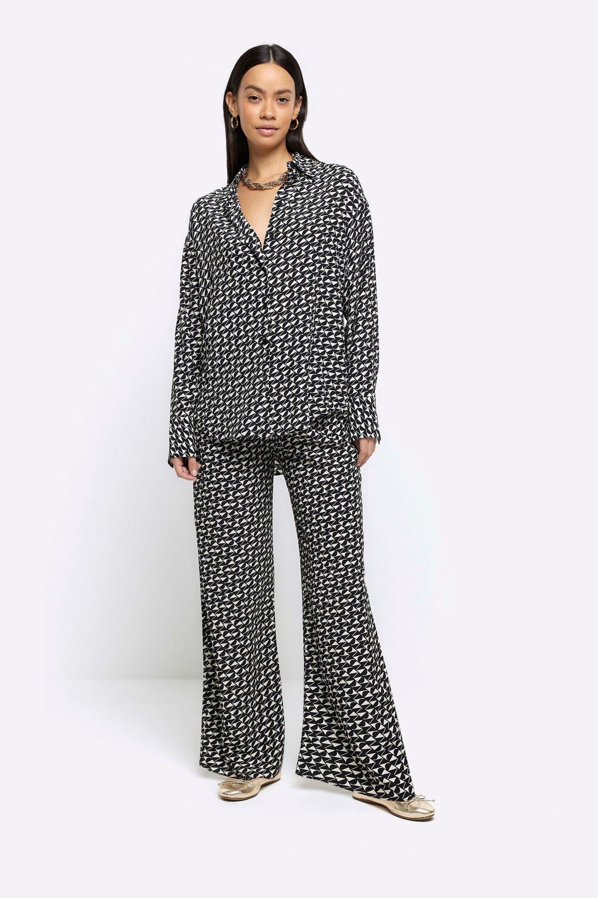 River Island Black Oversized Geometric Shirt - Image 4 of 6