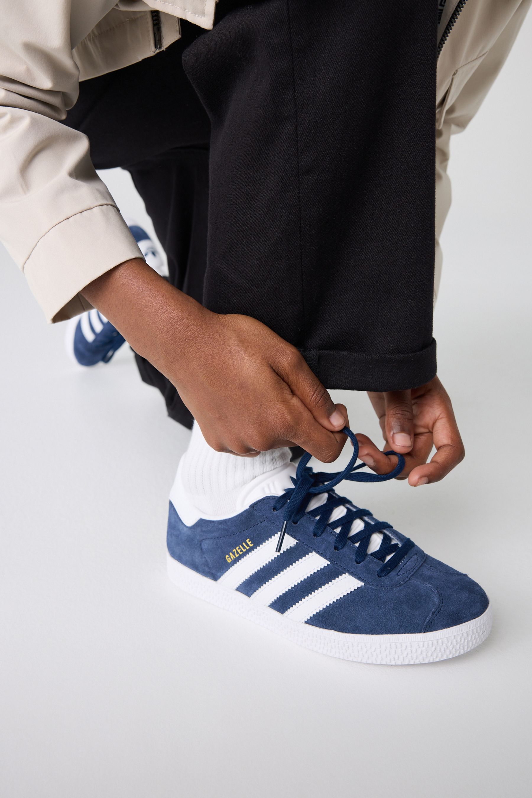 Adidas gazelle junior navy hotsell