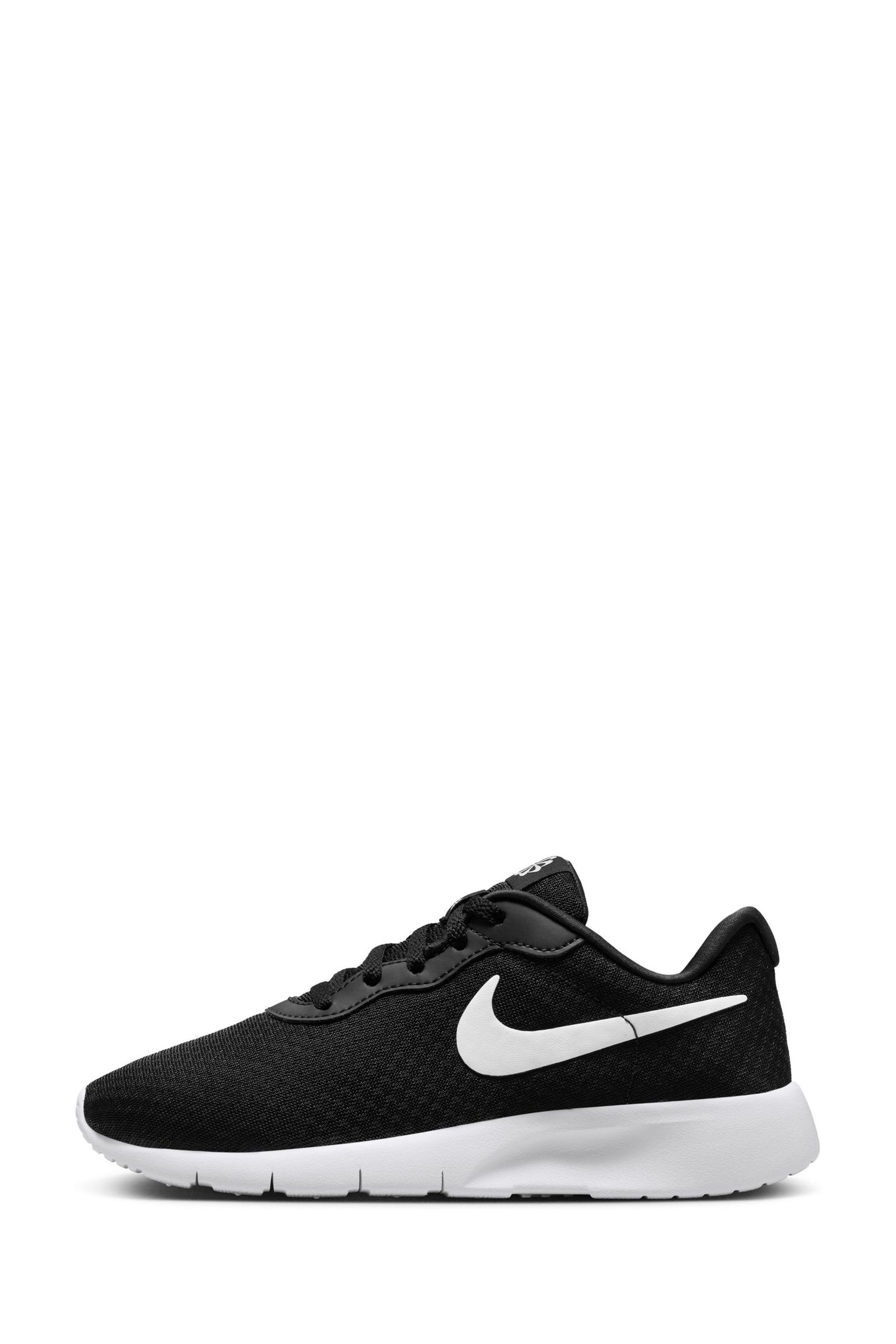 Tanjun nike sandals black top