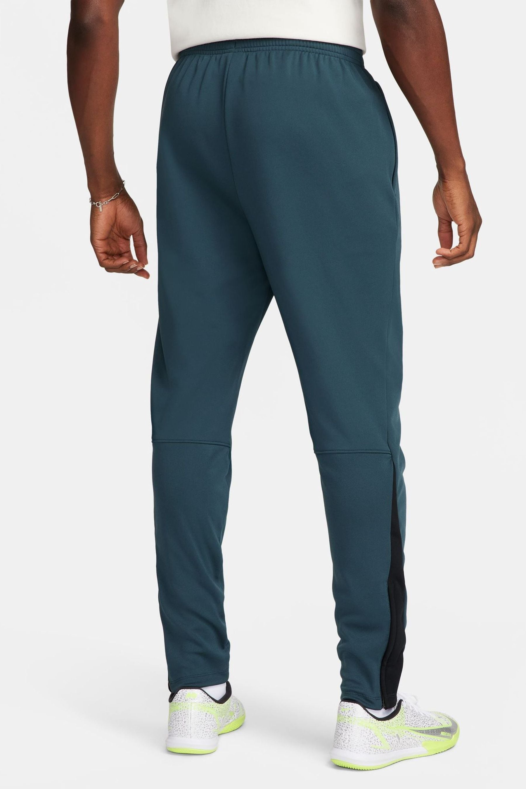 Dark green nike joggers hotsell