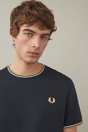 Fred Perry Twin Tipped Logo T-Shirt - Image 4 of 6