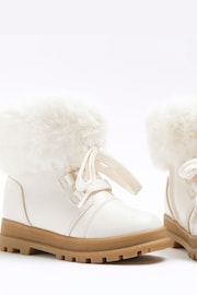 River Island Cream Faux Fur Hiker Girls Boots - Image 3 of 4