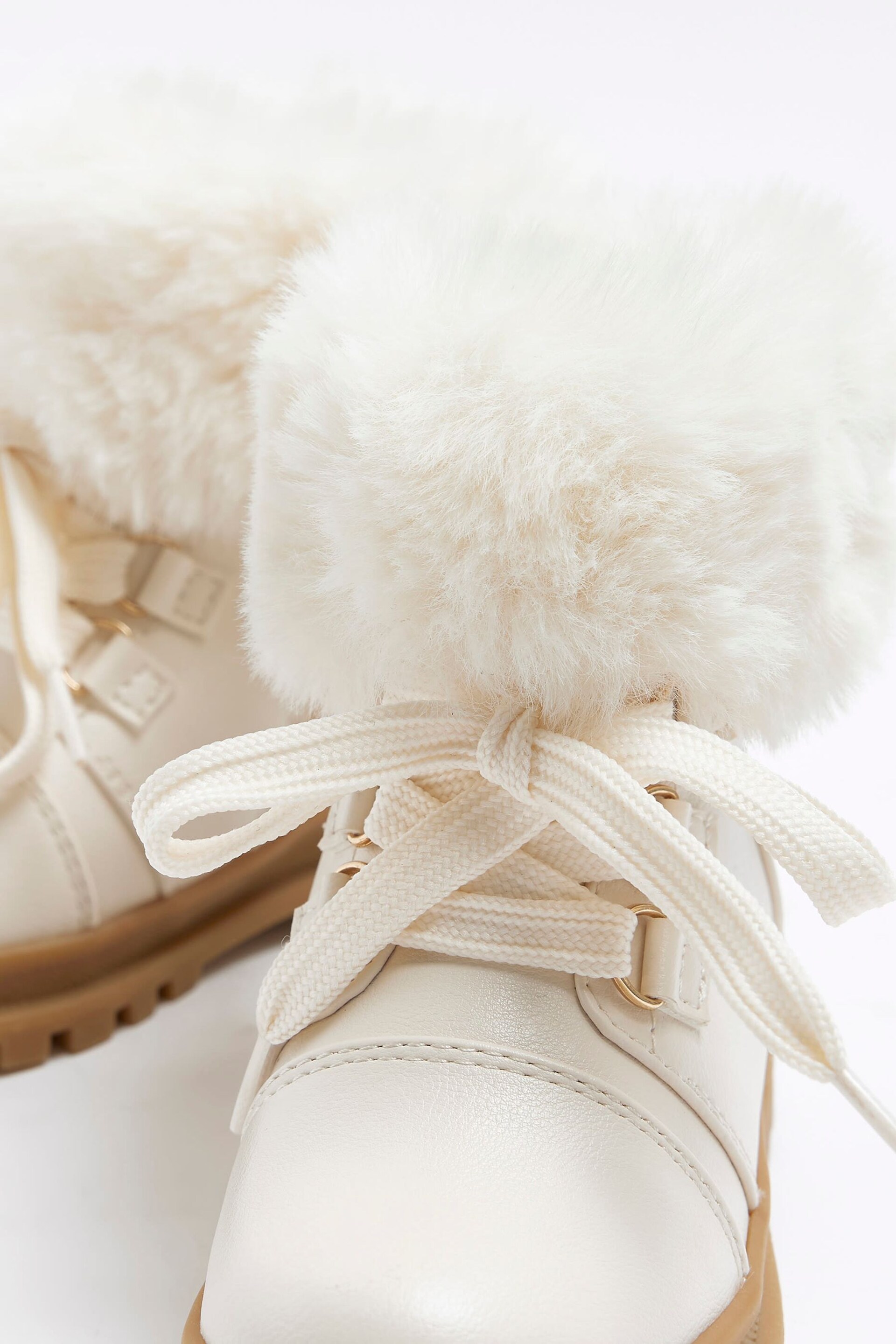 River Island Cream Faux Fur Hiker Girls Boots - Image 4 of 4