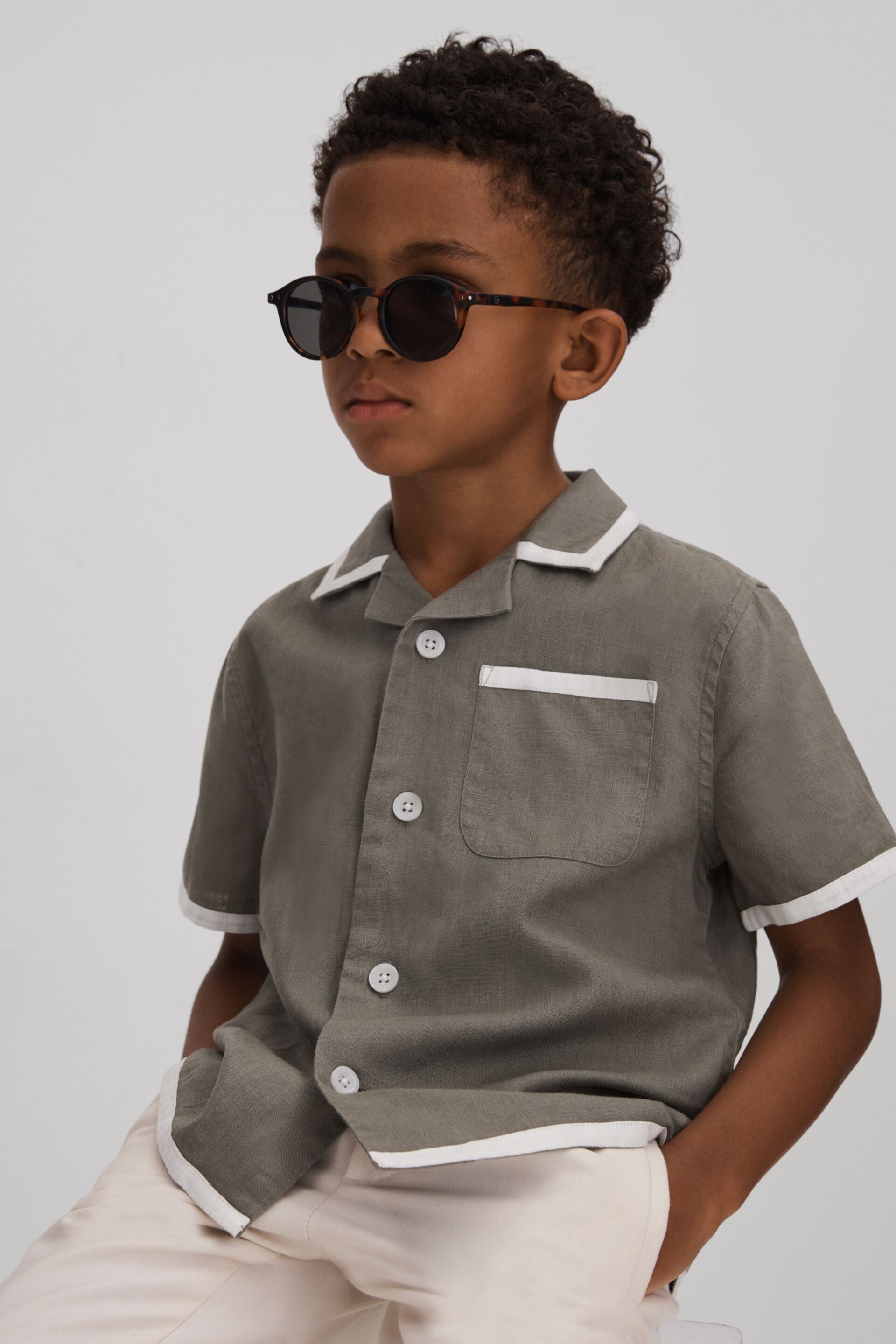 Reiss Khaki/White Vitan Teen Linen Contrast Cuban Collar Shirt - Image 3 of 4