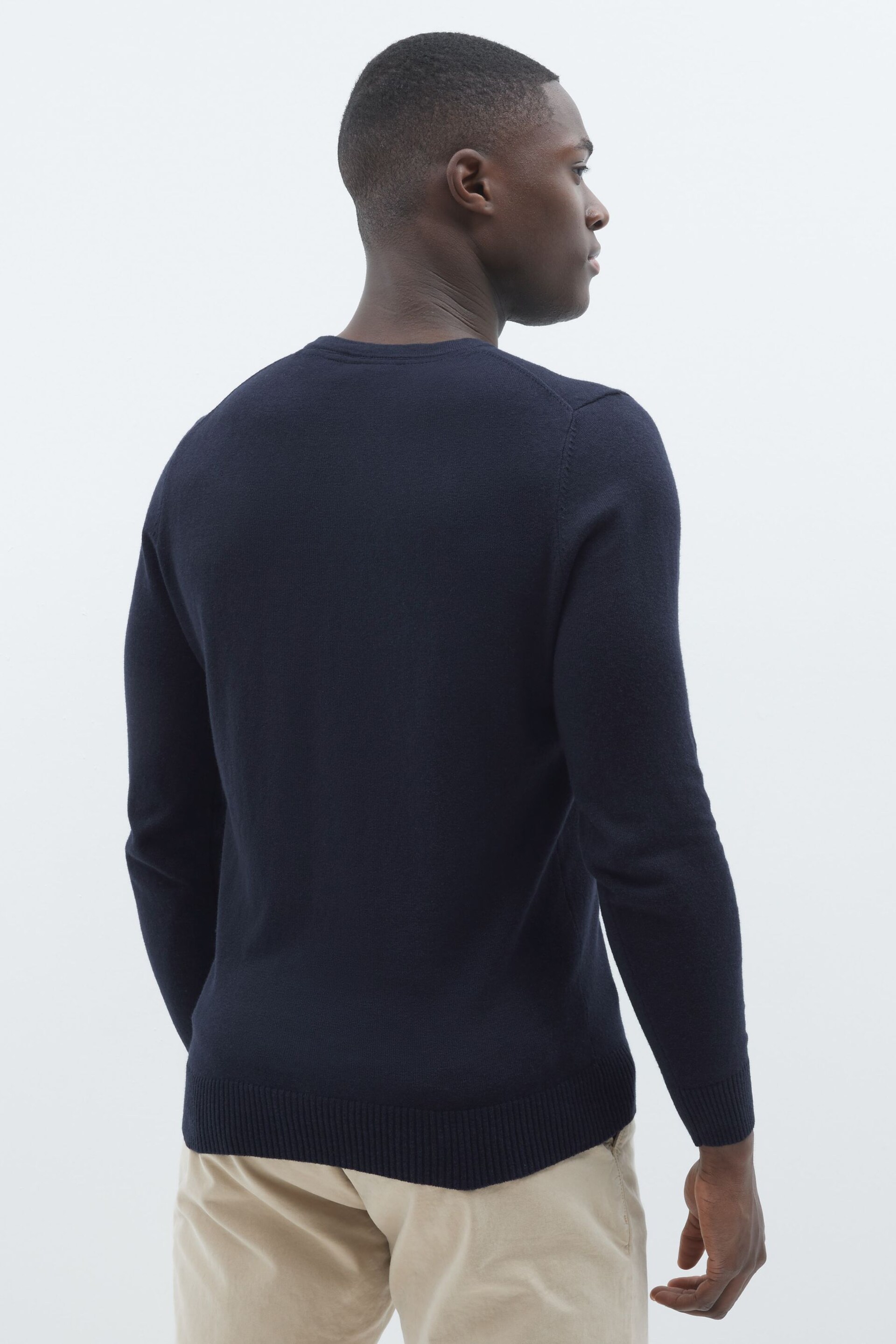 Lyle & Scott Crew-Neck Cotton Merino Jumper - Image 2 of 4