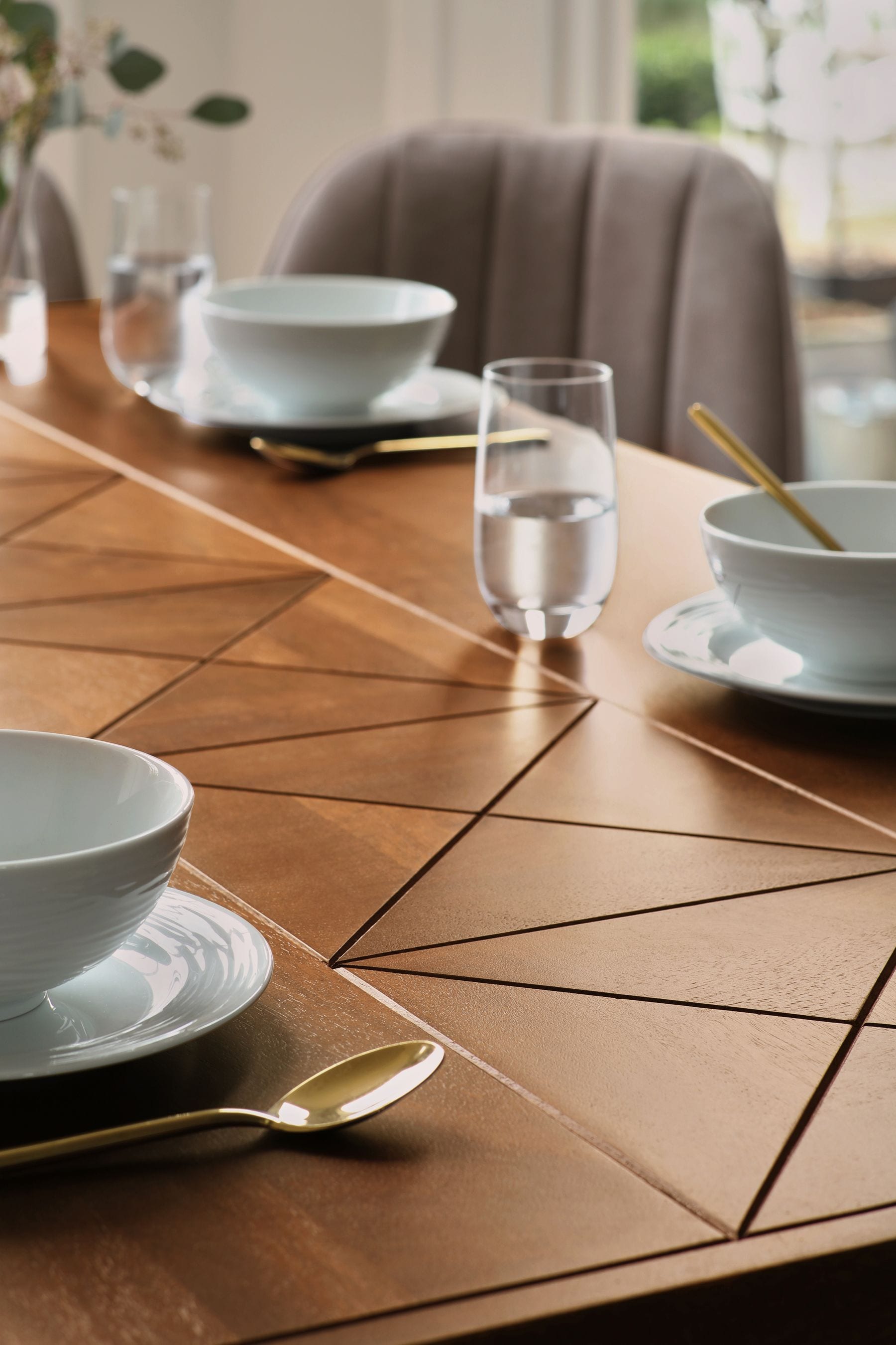 Dark Lloyd Mango Wood 6 Seater Dining Table