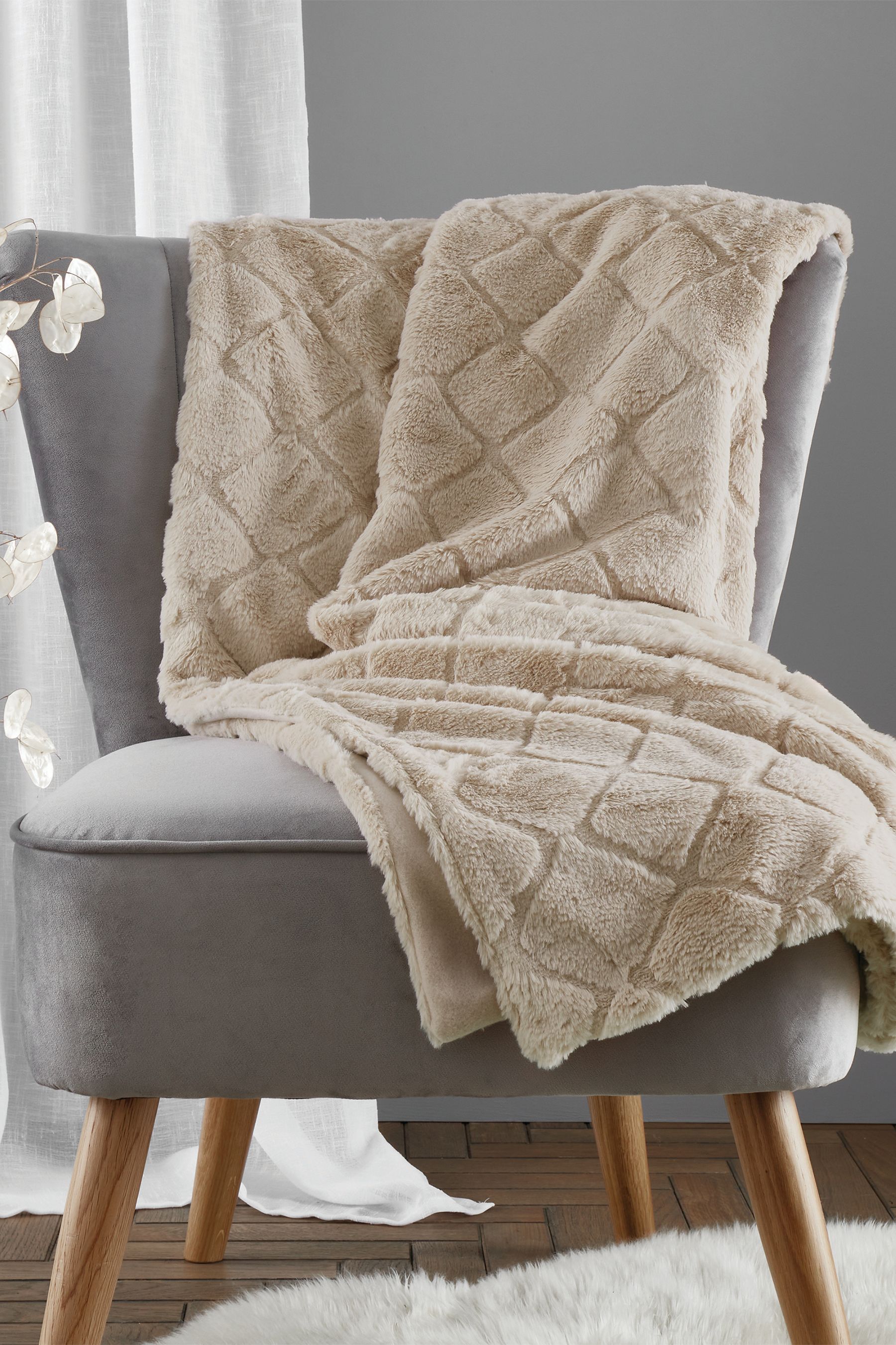 Catherine lansfield football throw deals