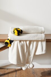 Natural Cosy Bee Appliqué Throw - Image 3 of 4