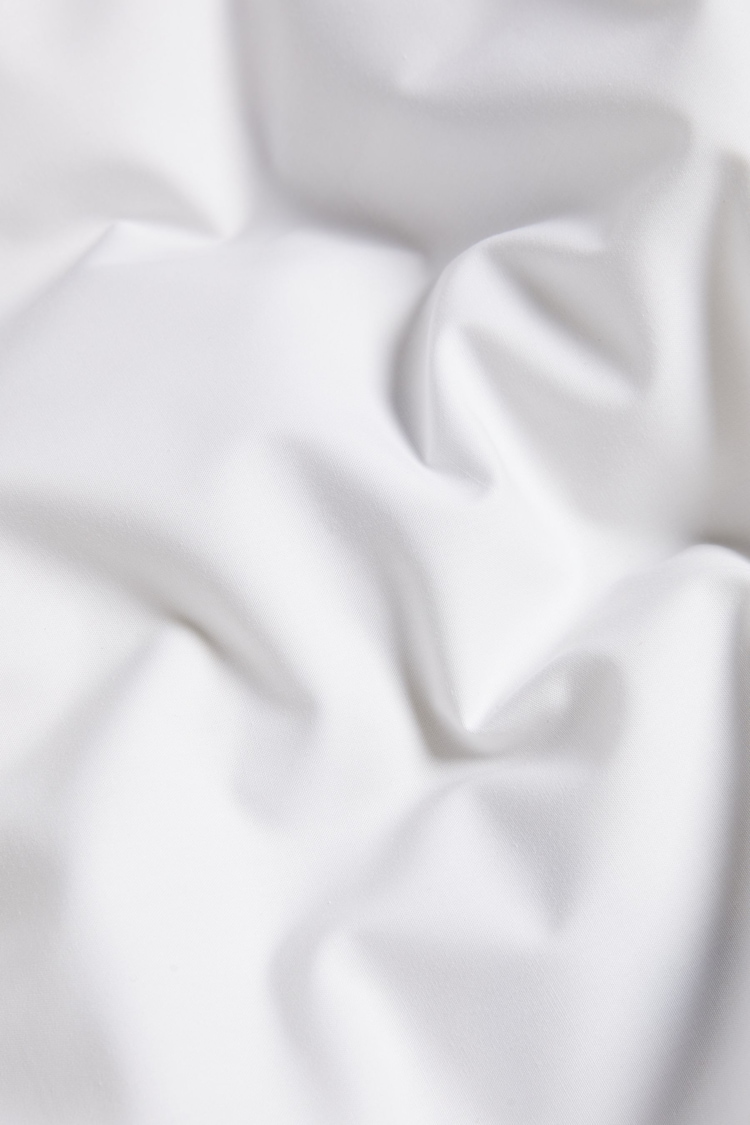 White Collection Luxe 200 Thread Count 100% Egyptian Cotton Percale Luxury Duvet Cover And Pillowcase Set - Image 5 of 5