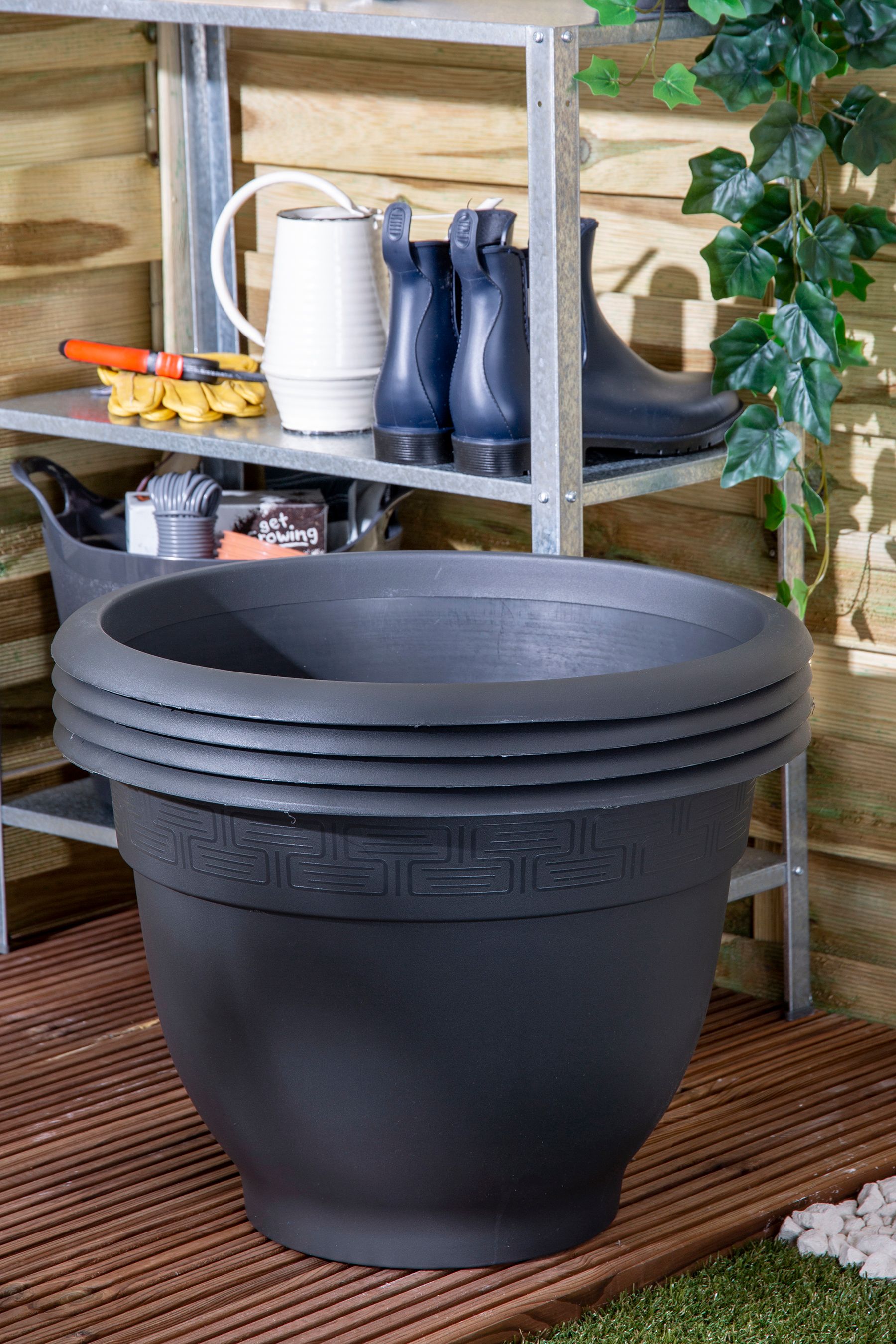 Black plastic clearance planters
