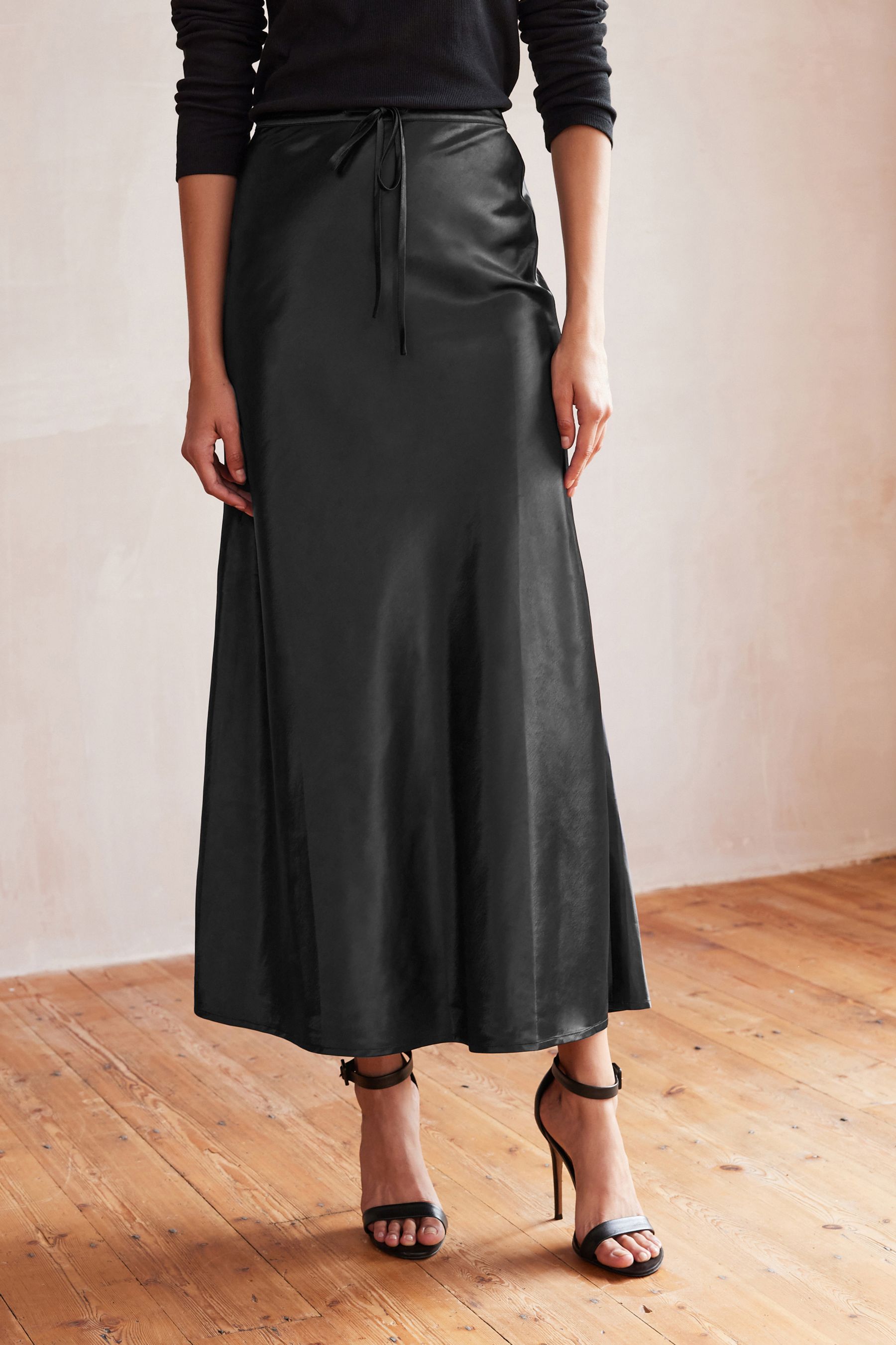 Calf length satin skirt outlet
