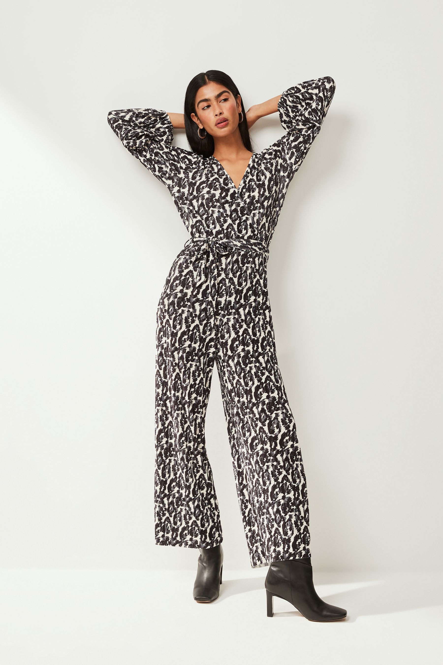 Jumpsuit with skirt sleeves online