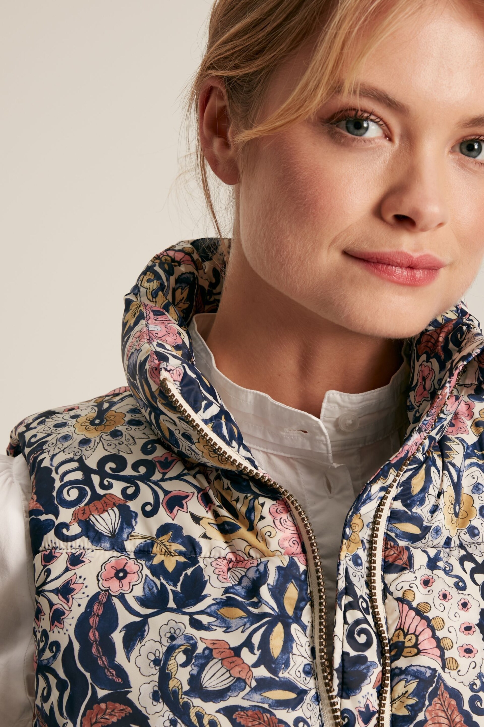 Joules Upperton Blue Paisley Print Showerproof Padded Gilet - Image 5 of 11