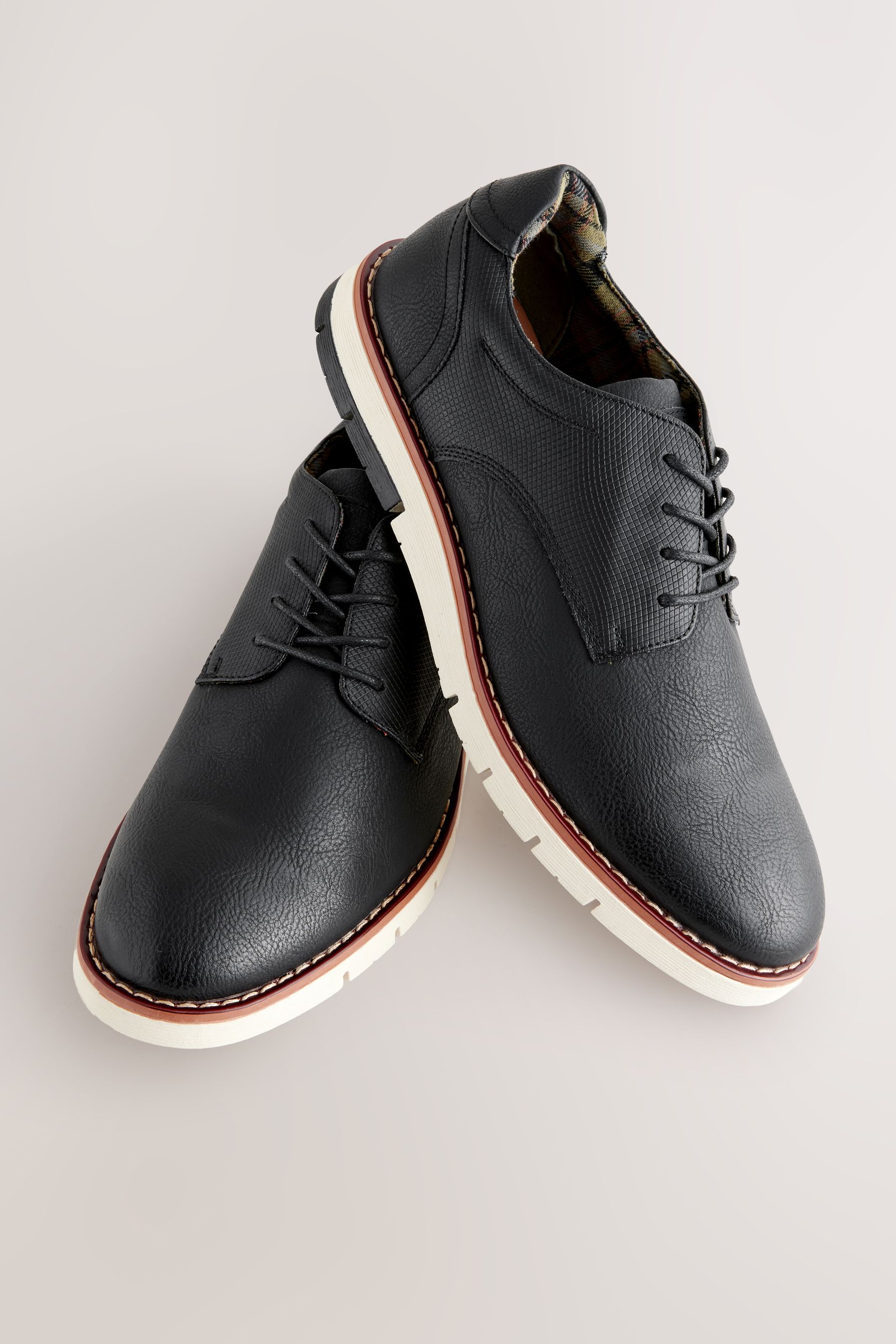 Hush puppies titan online